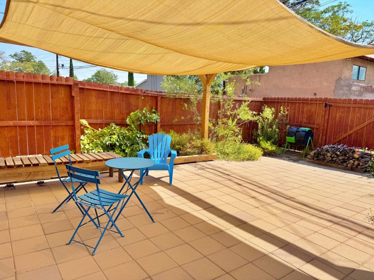 Photo 11 — 322 Columbia Drive SE B