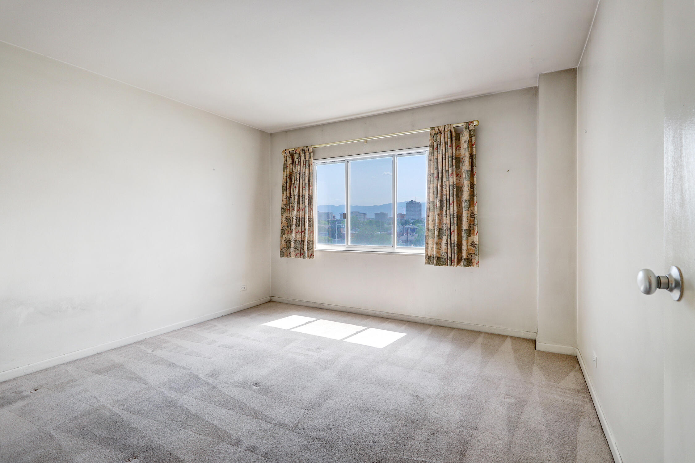 Photo 12 — 1331 Park Avenue SW 411/412