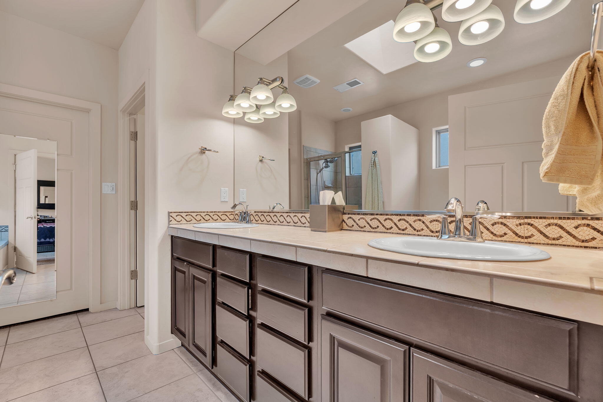 Photo 18 — 5308 Sacate Avenue NW