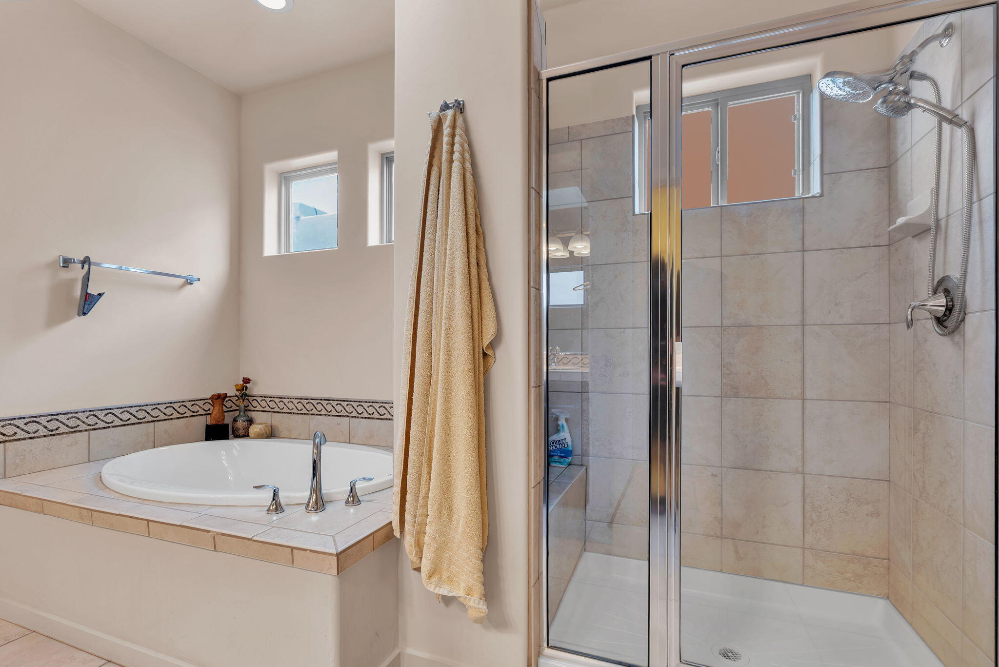 Photo 17 — 5308 Sacate Avenue NW