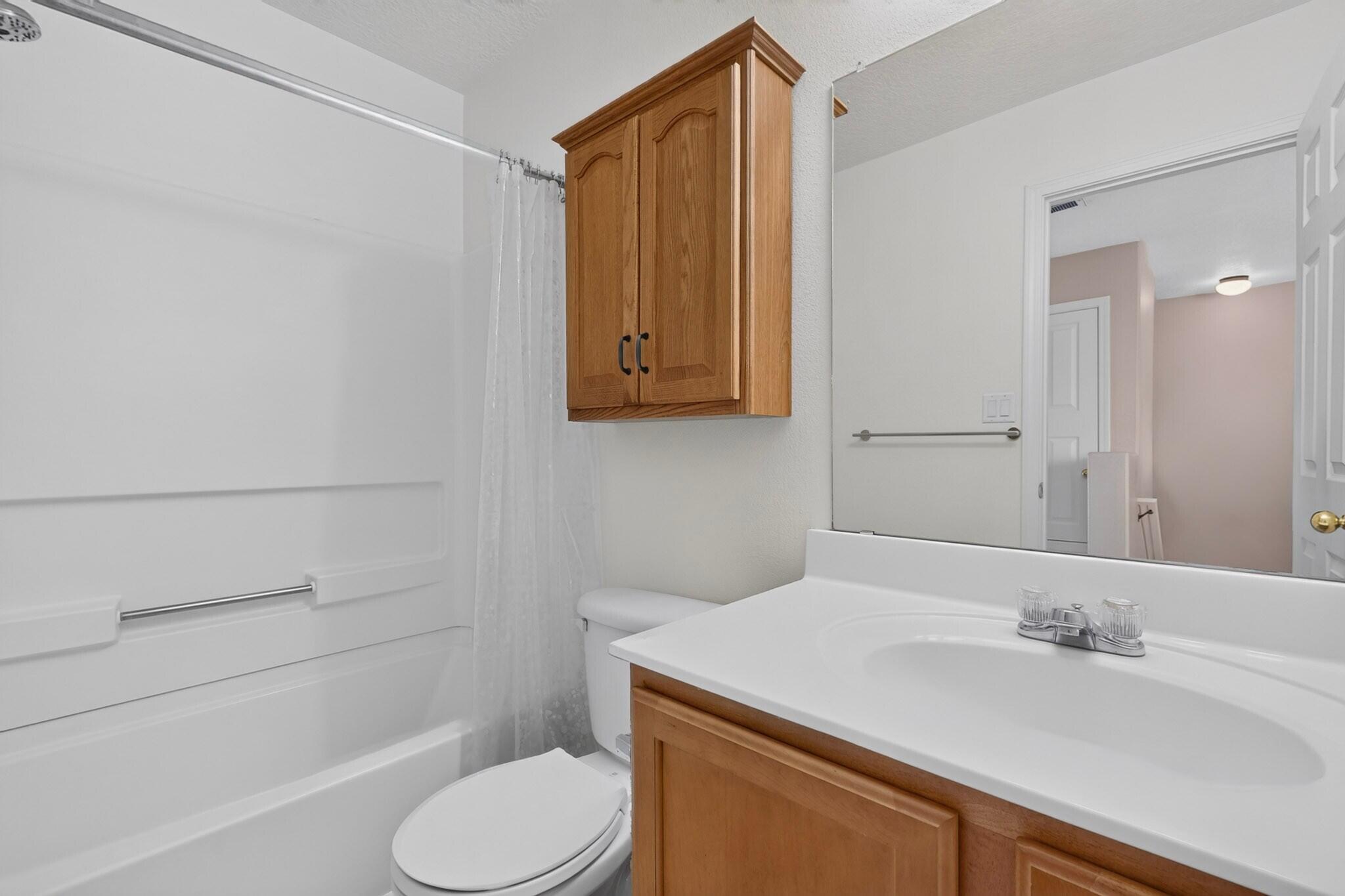 Photo 17 — 982 Dry Creek Court NE