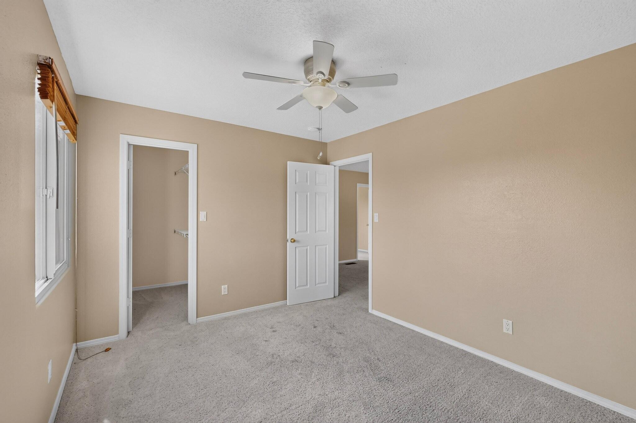Photo 13 — 982 Dry Creek Court NE
