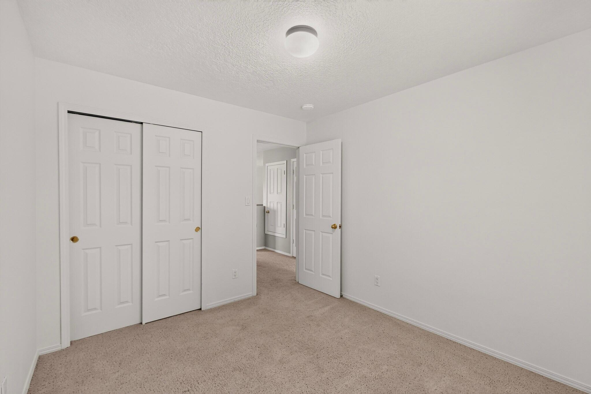 Photo 12 — 982 Dry Creek Court NE