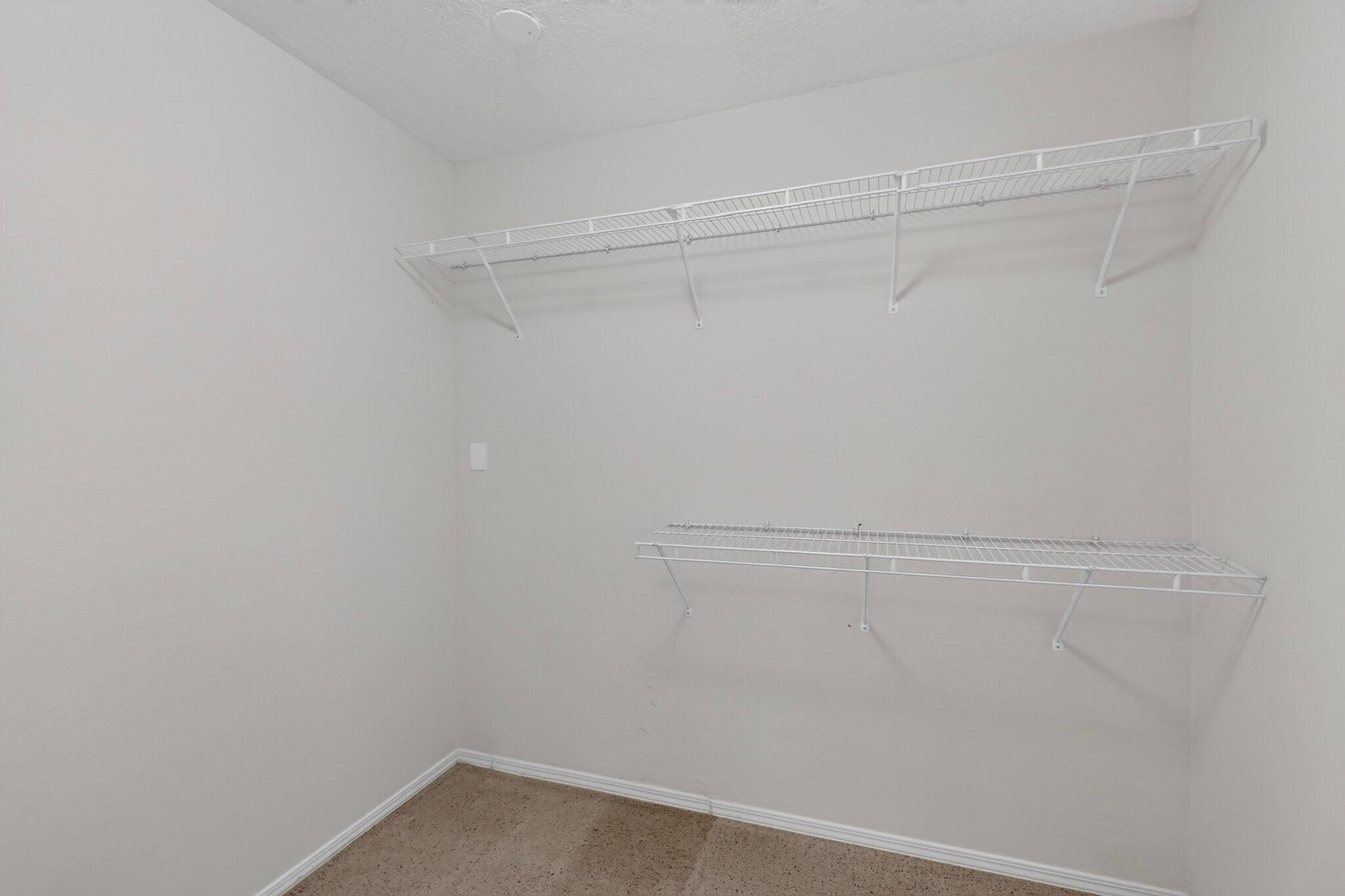 Photo 9 — 982 Dry Creek Court NE