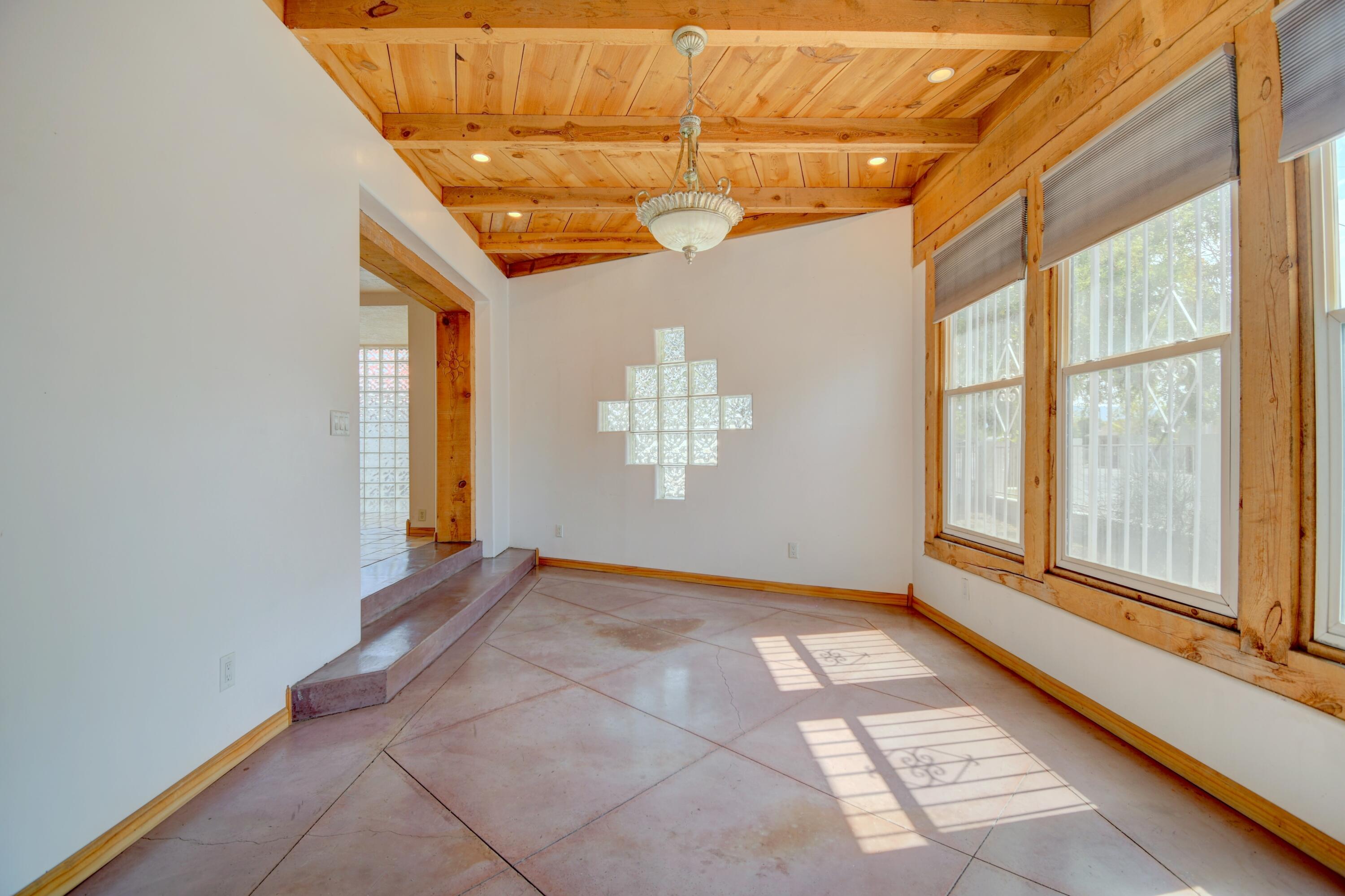 Photo 5 — 1141 Tapia Boulevard SW
