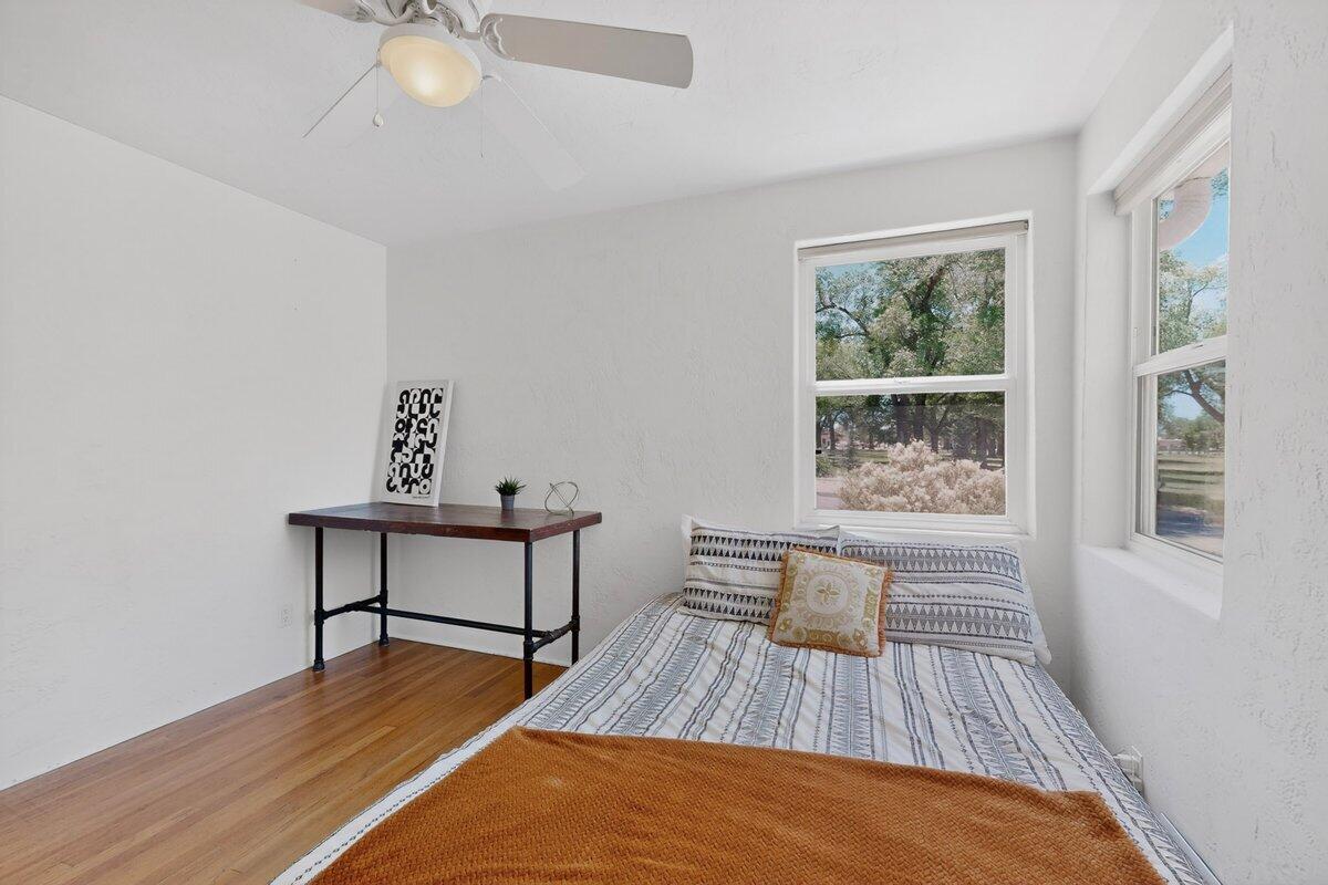 Photo 4 — 801 Amherst Drive NE