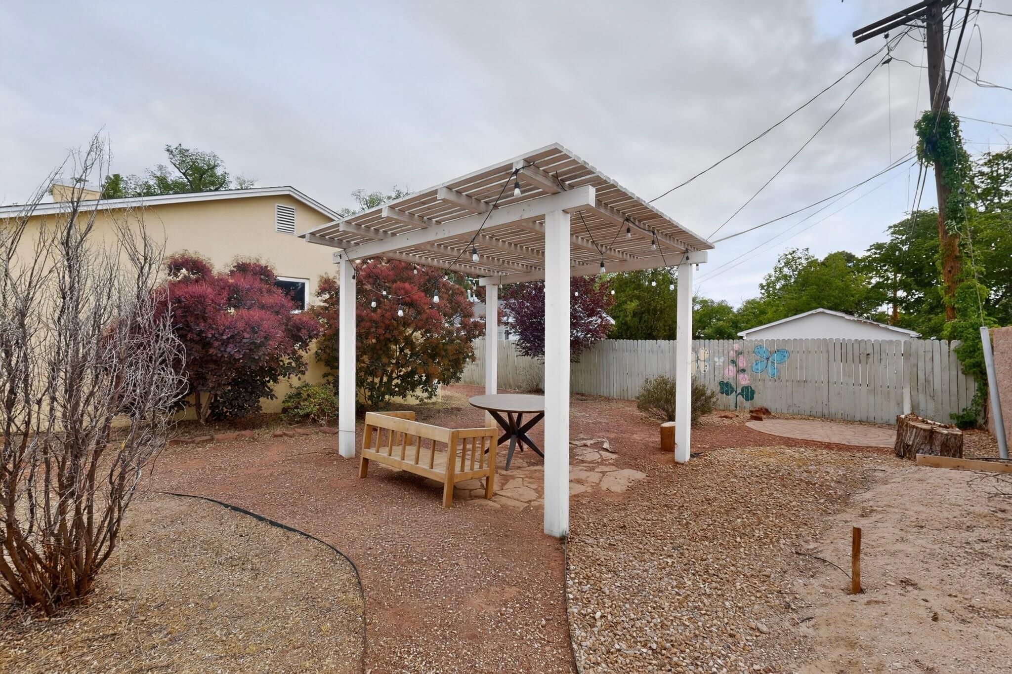 Photo 17 — 801 Amherst Drive NE