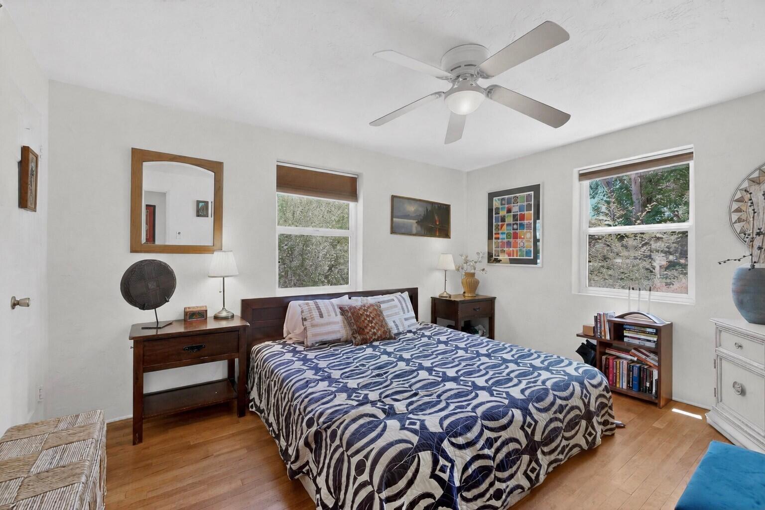 Photo 2 — 801 Amherst Drive NE