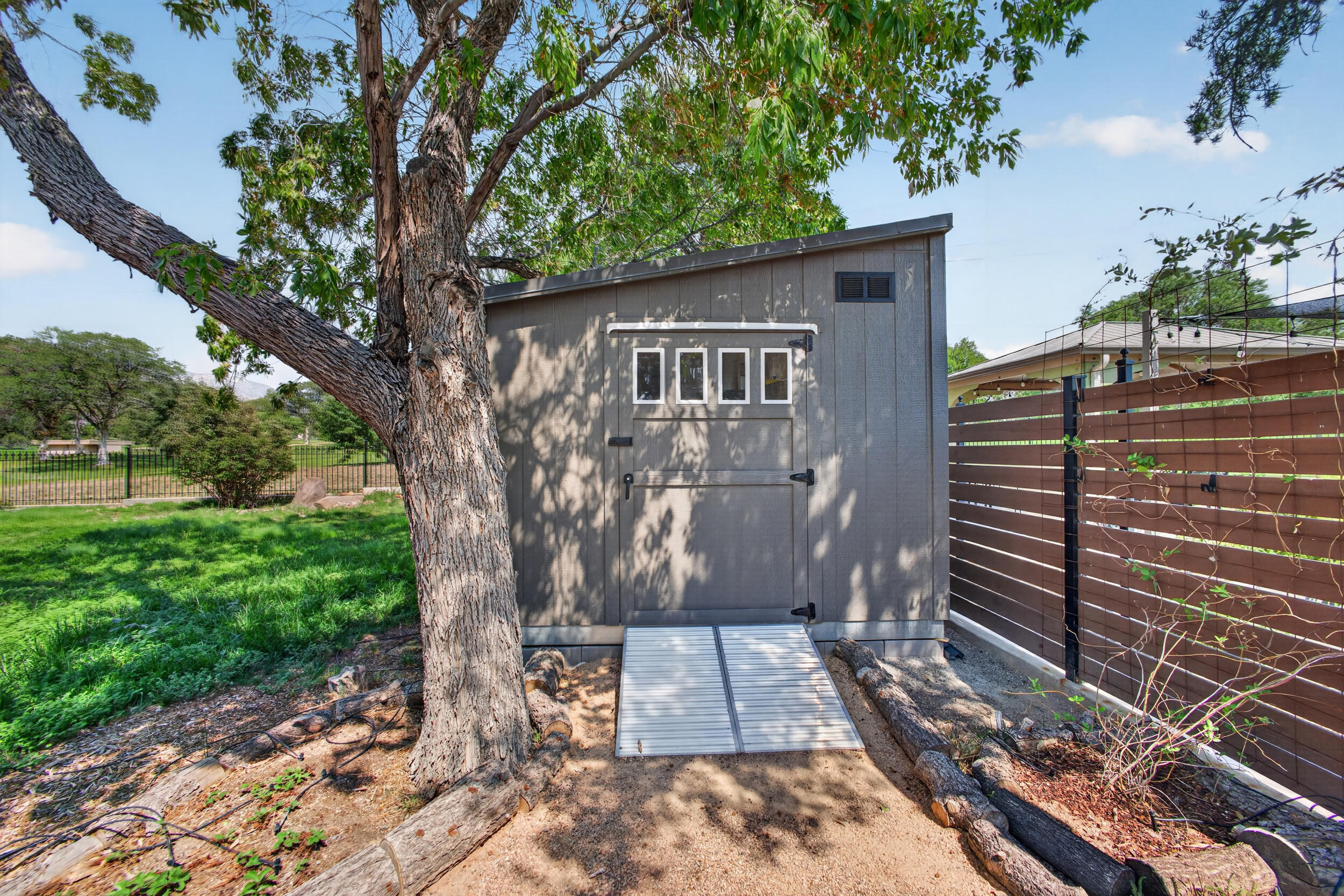 Photo 11 — 904 Ganado Court SE