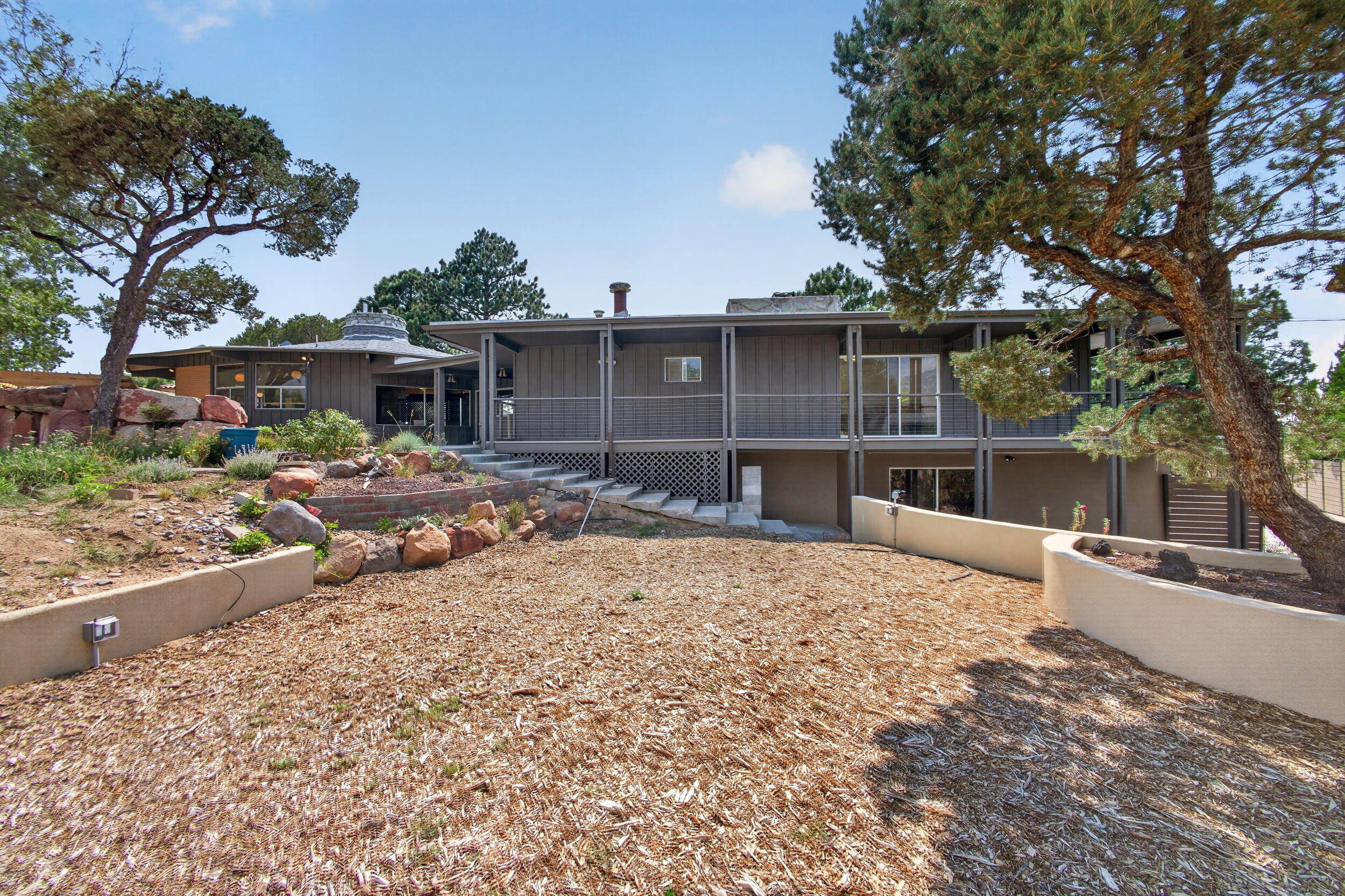 Photo 9 — 904 Ganado Court SE