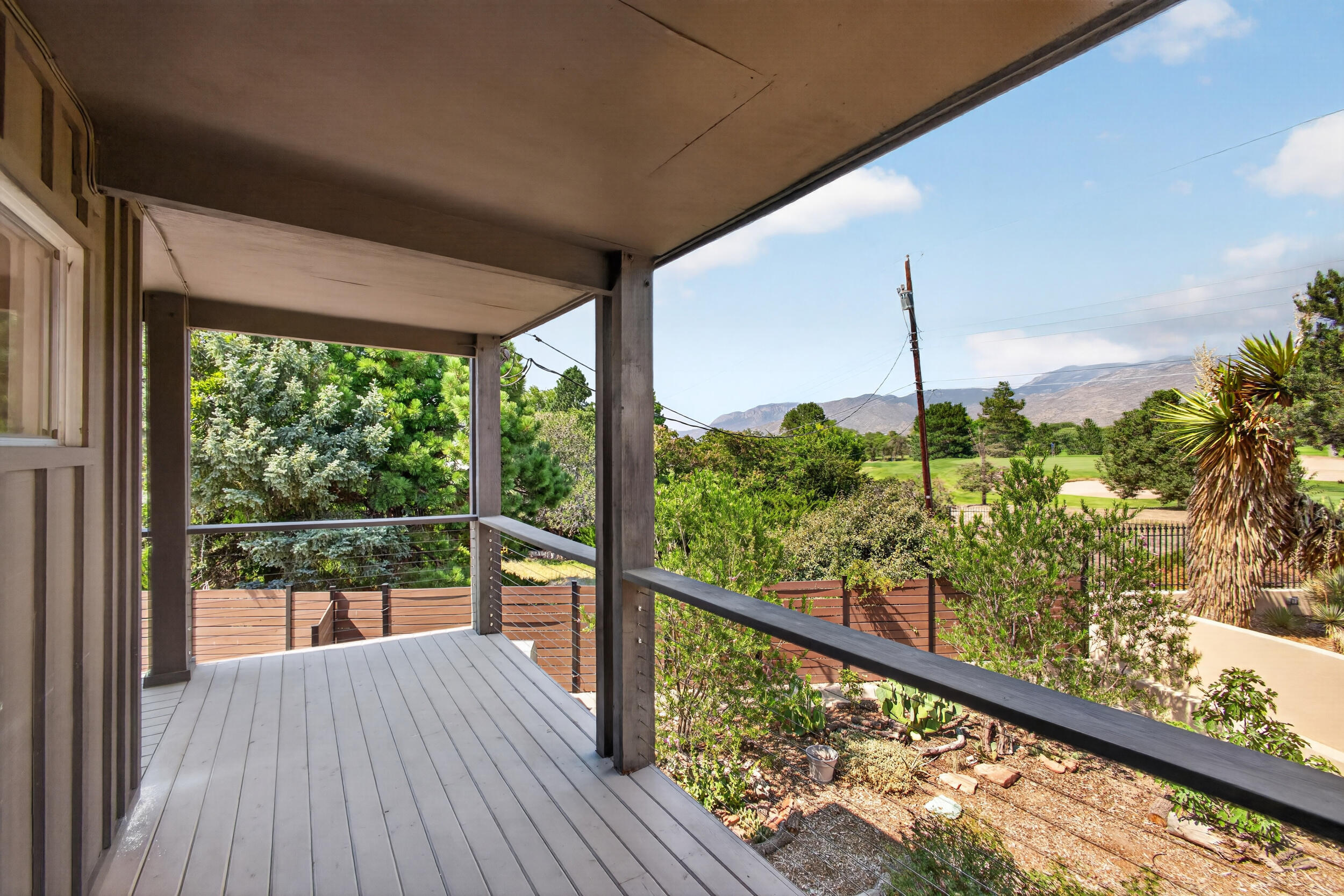 Photo 3 — 904 Ganado Court SE