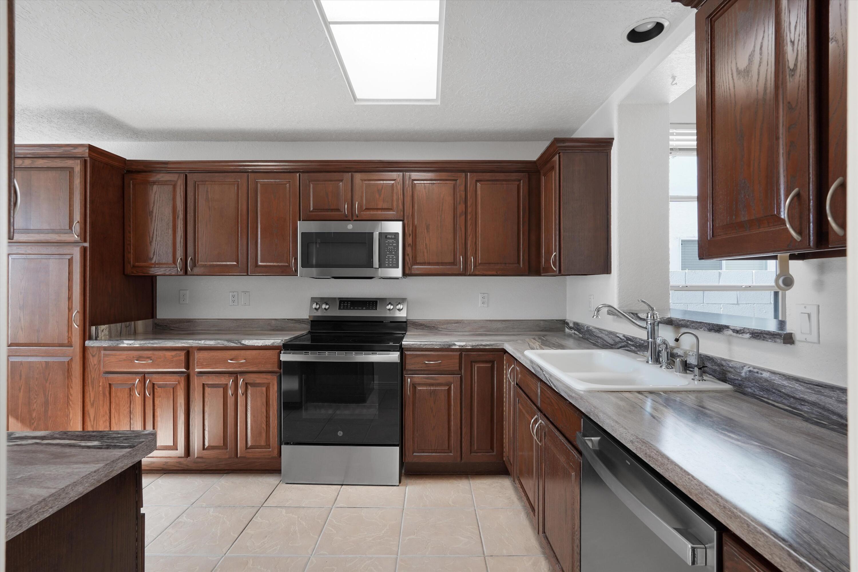 Photo 3 — 623 Hermit Falls Drive SE