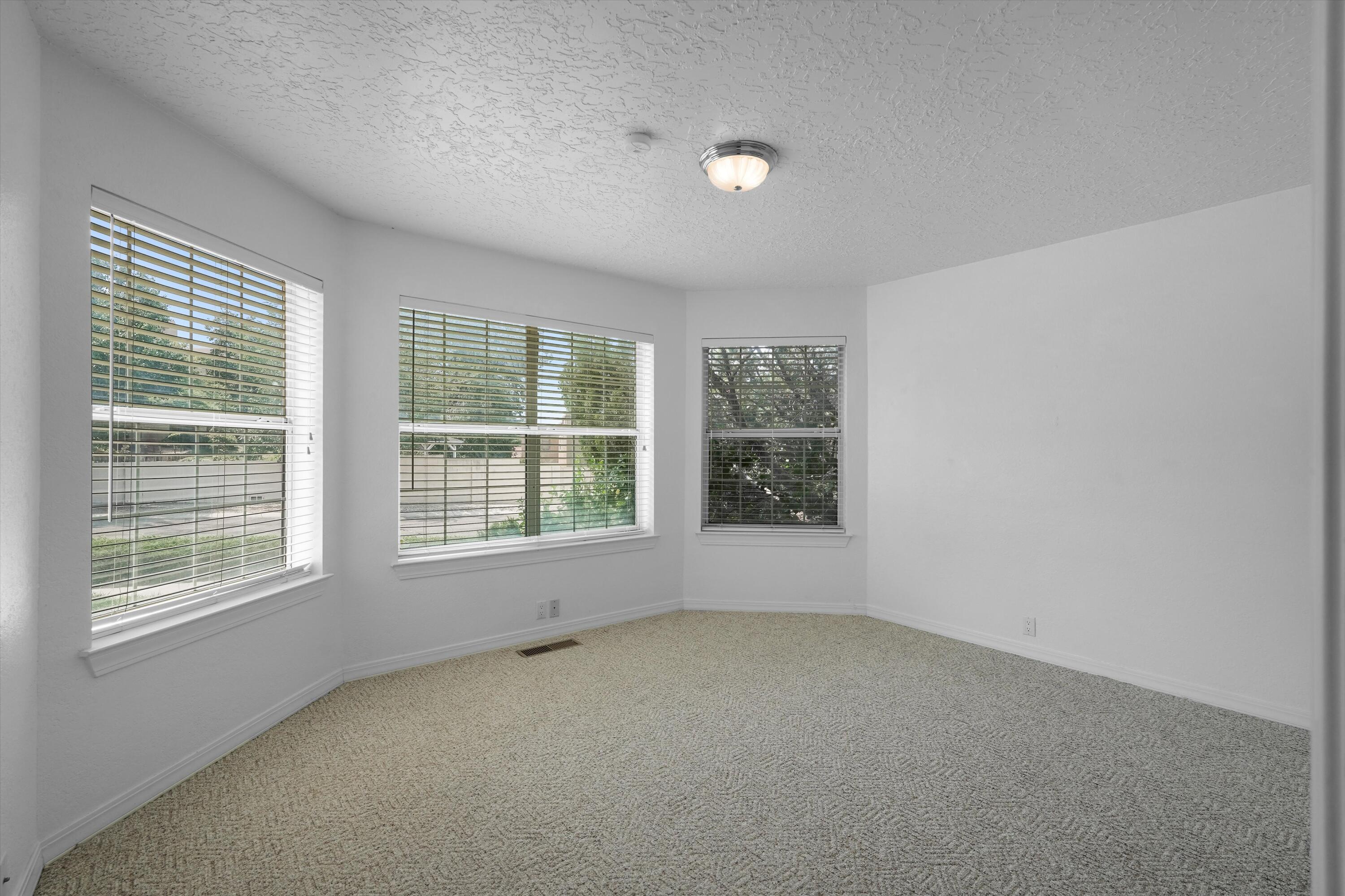Photo 18 — 12309 La Vista Grande Drive NE