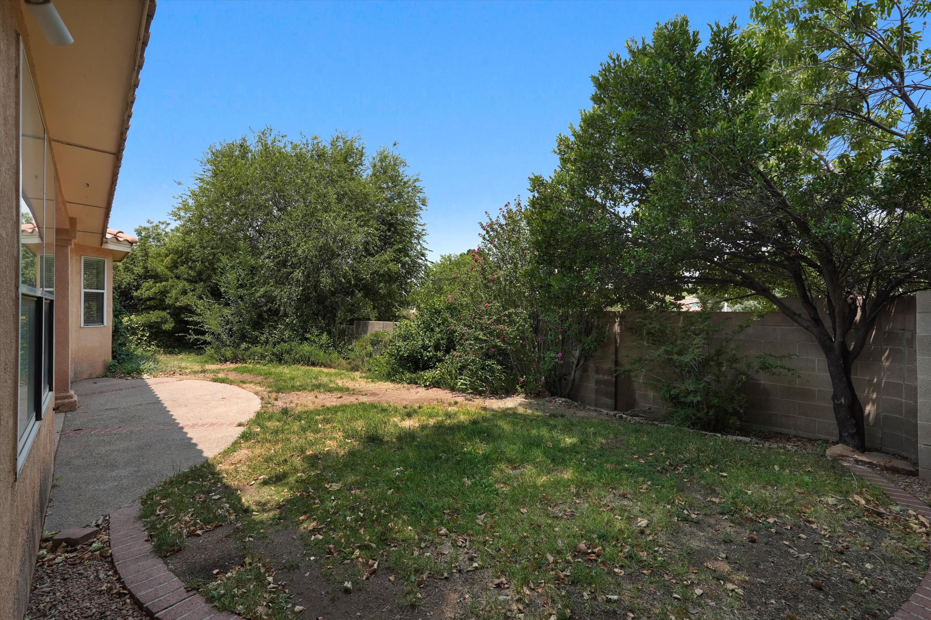 Photo 6 — 12309 La Vista Grande Drive NE