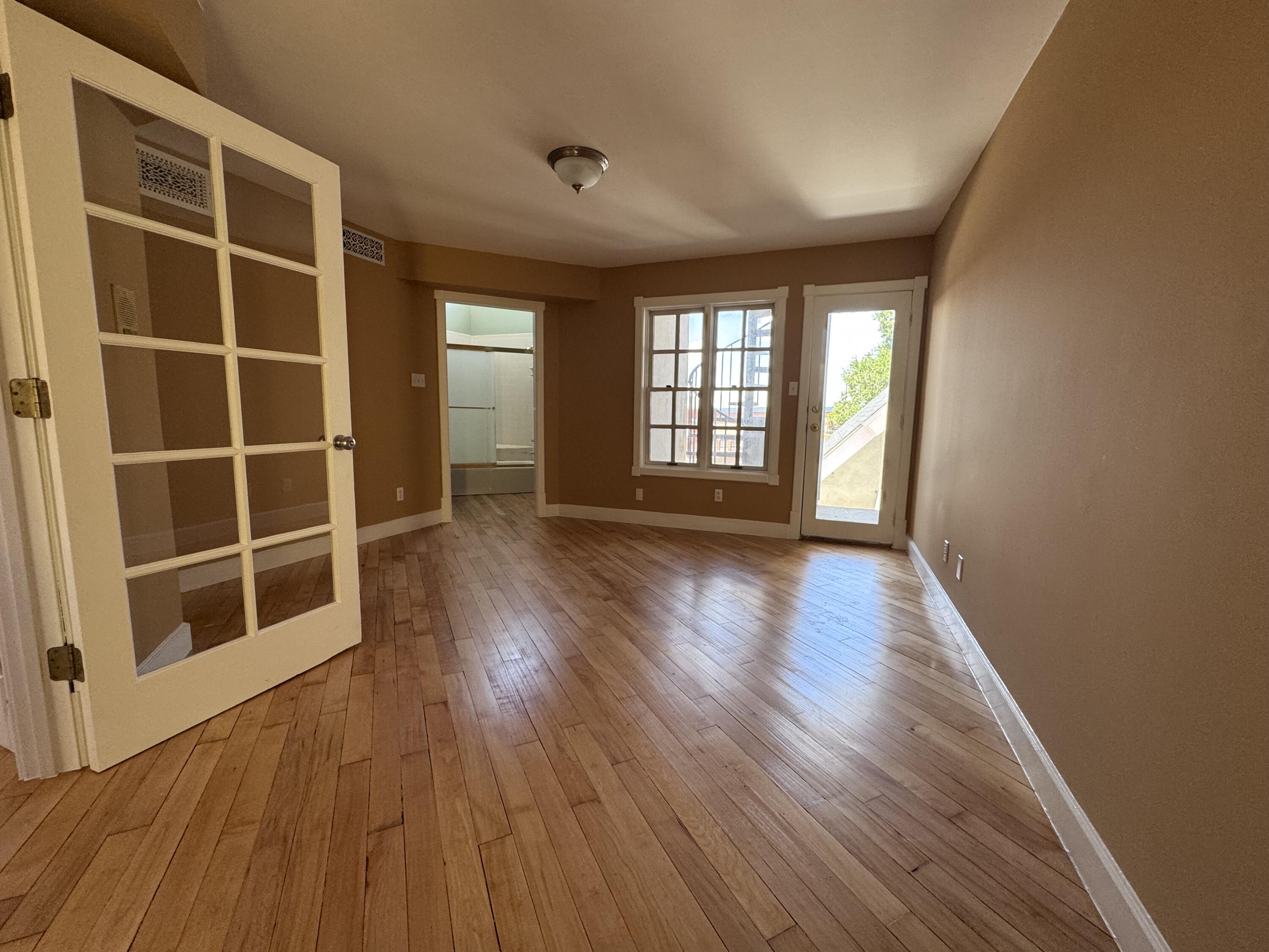 Photo 17 — 501 Mulberry Street NE