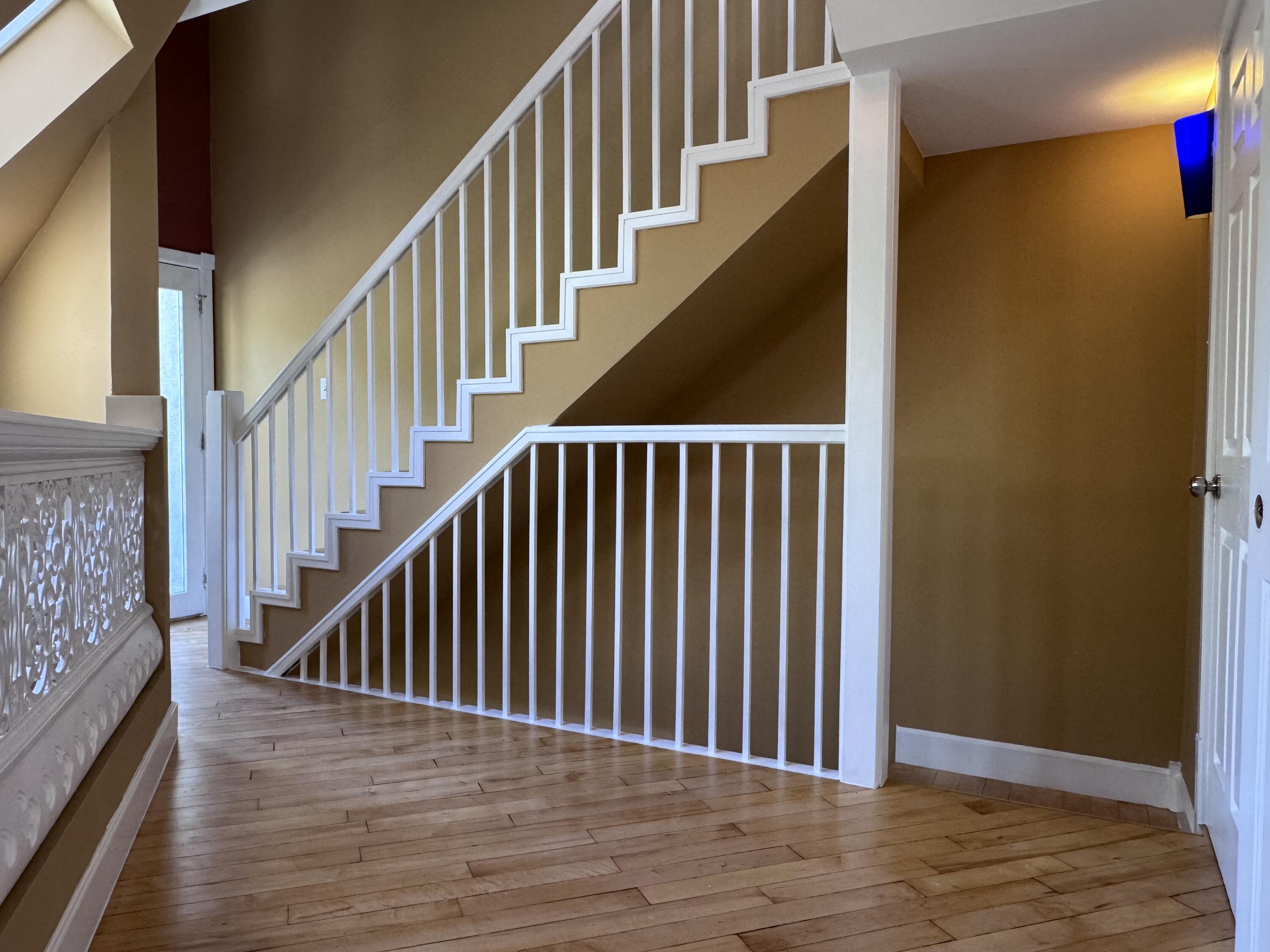 Photo 10 — 501 Mulberry Street NE