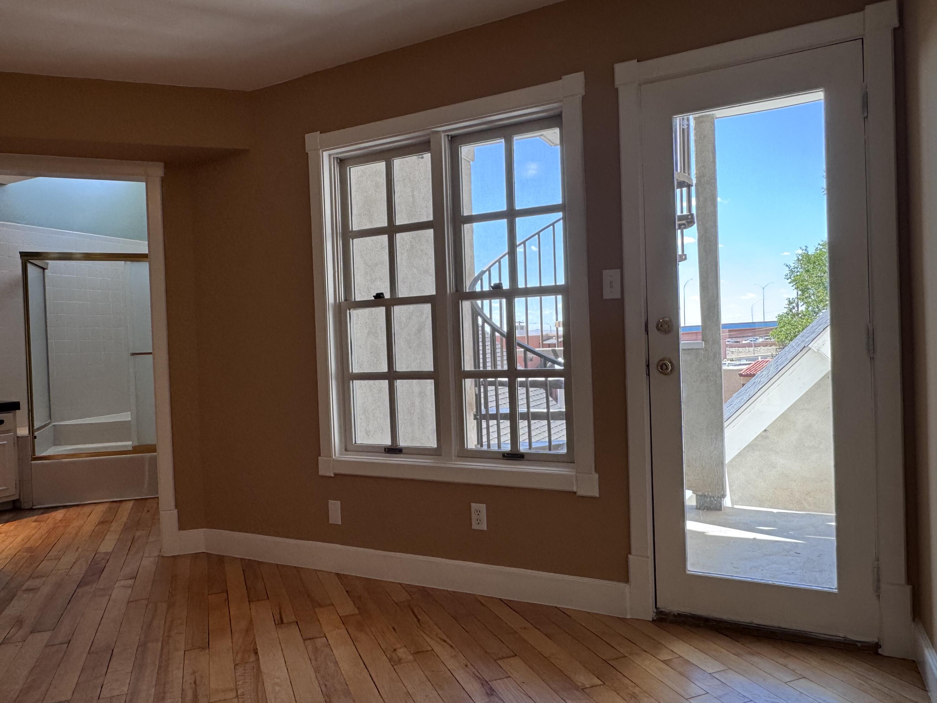 Photo 6 — 501 Mulberry Street NE