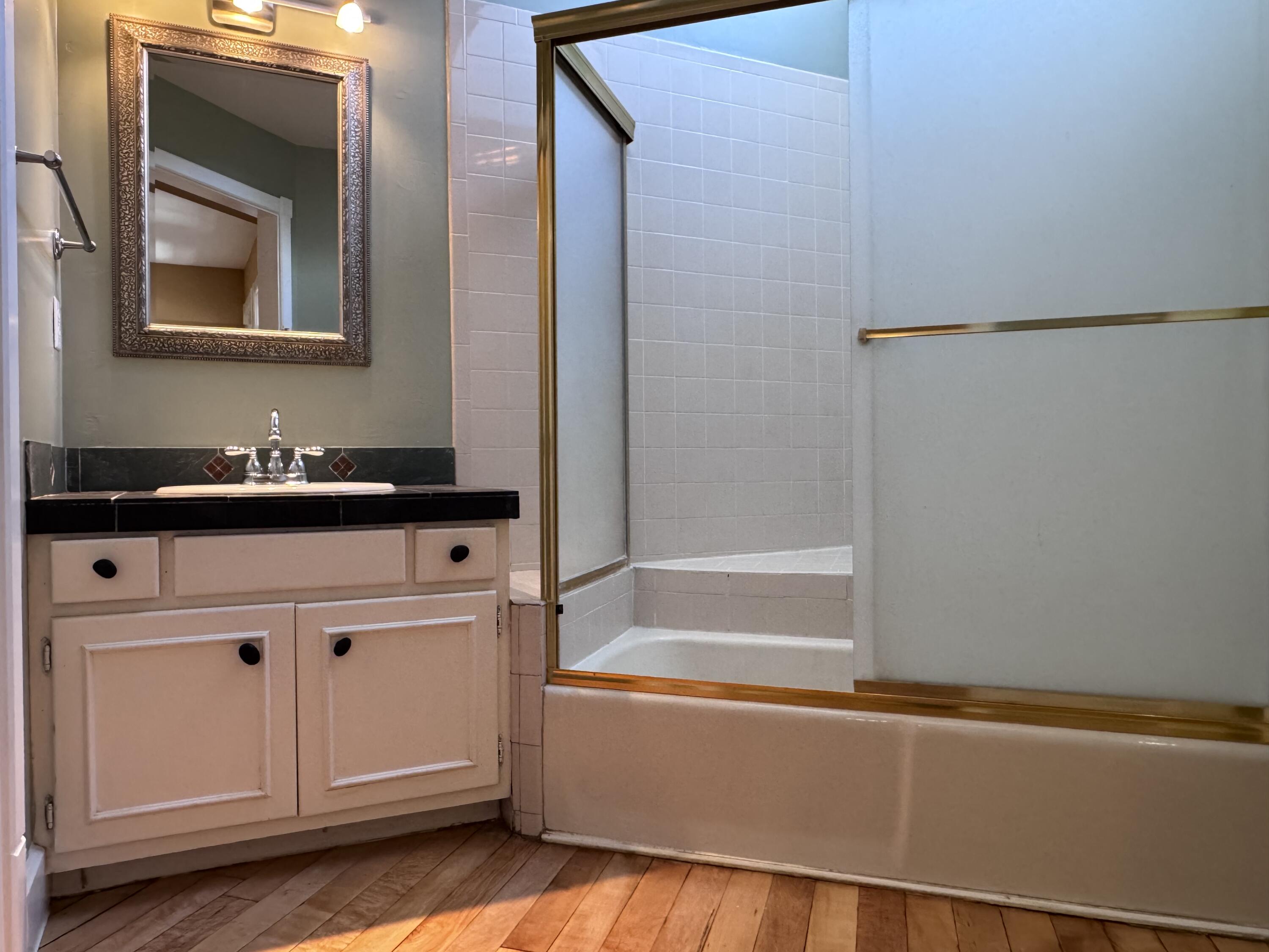 Photo 4 — 501 Mulberry Street NE