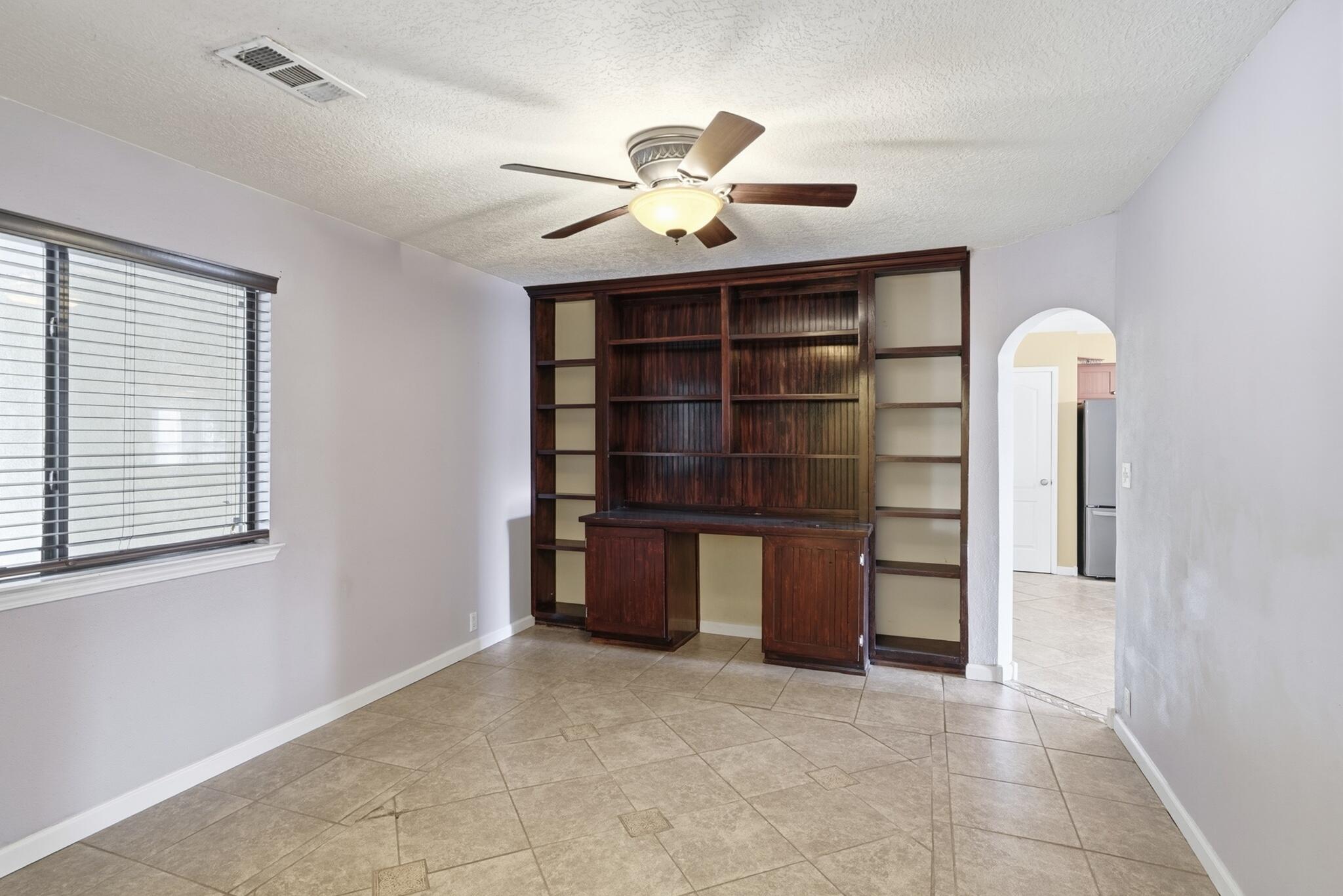 Photo 7 — 1425 32nd Circle SE