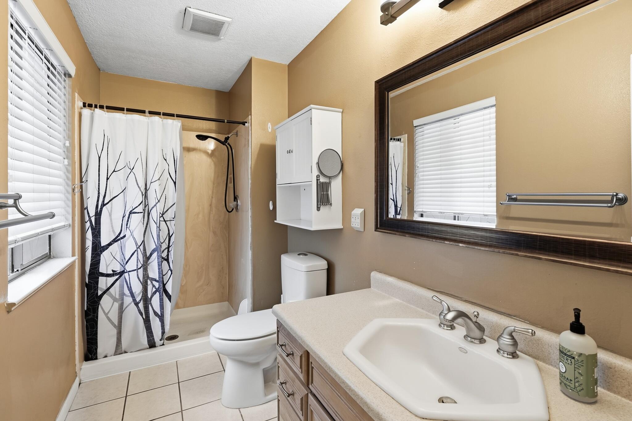 Photo 12 — 1425 32nd Circle SE