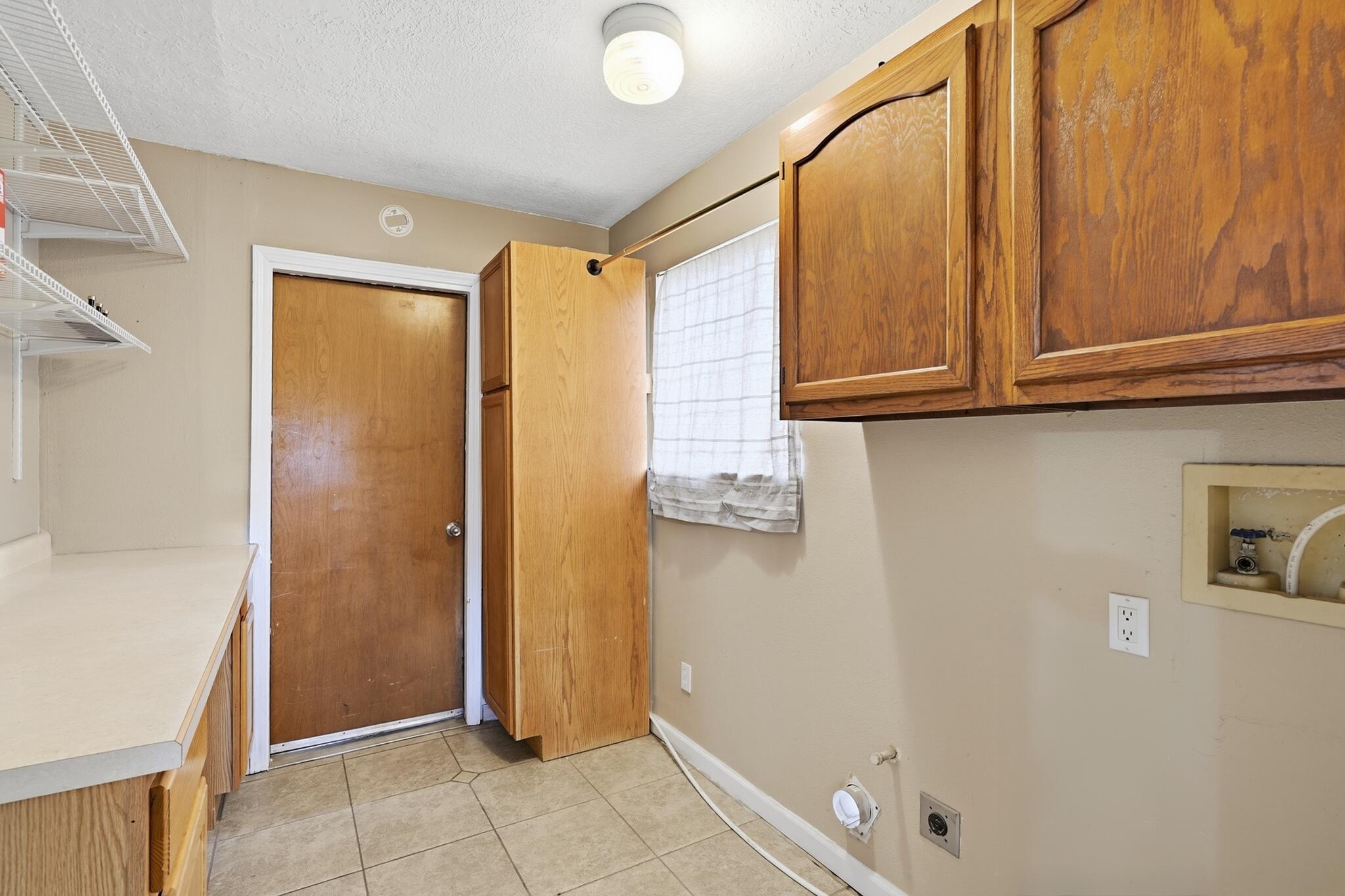 Photo 2 — 1425 32nd Circle SE