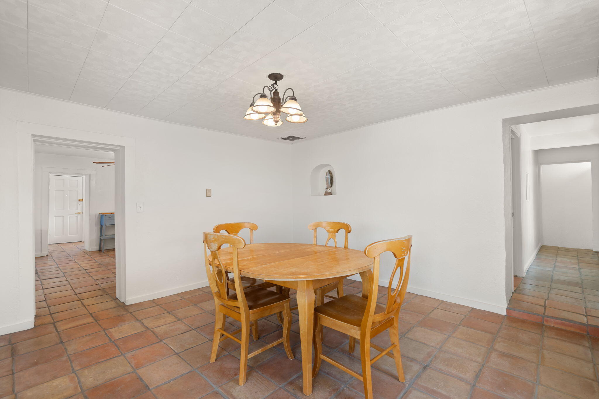 Photo 11 — 314 W Aragon Road