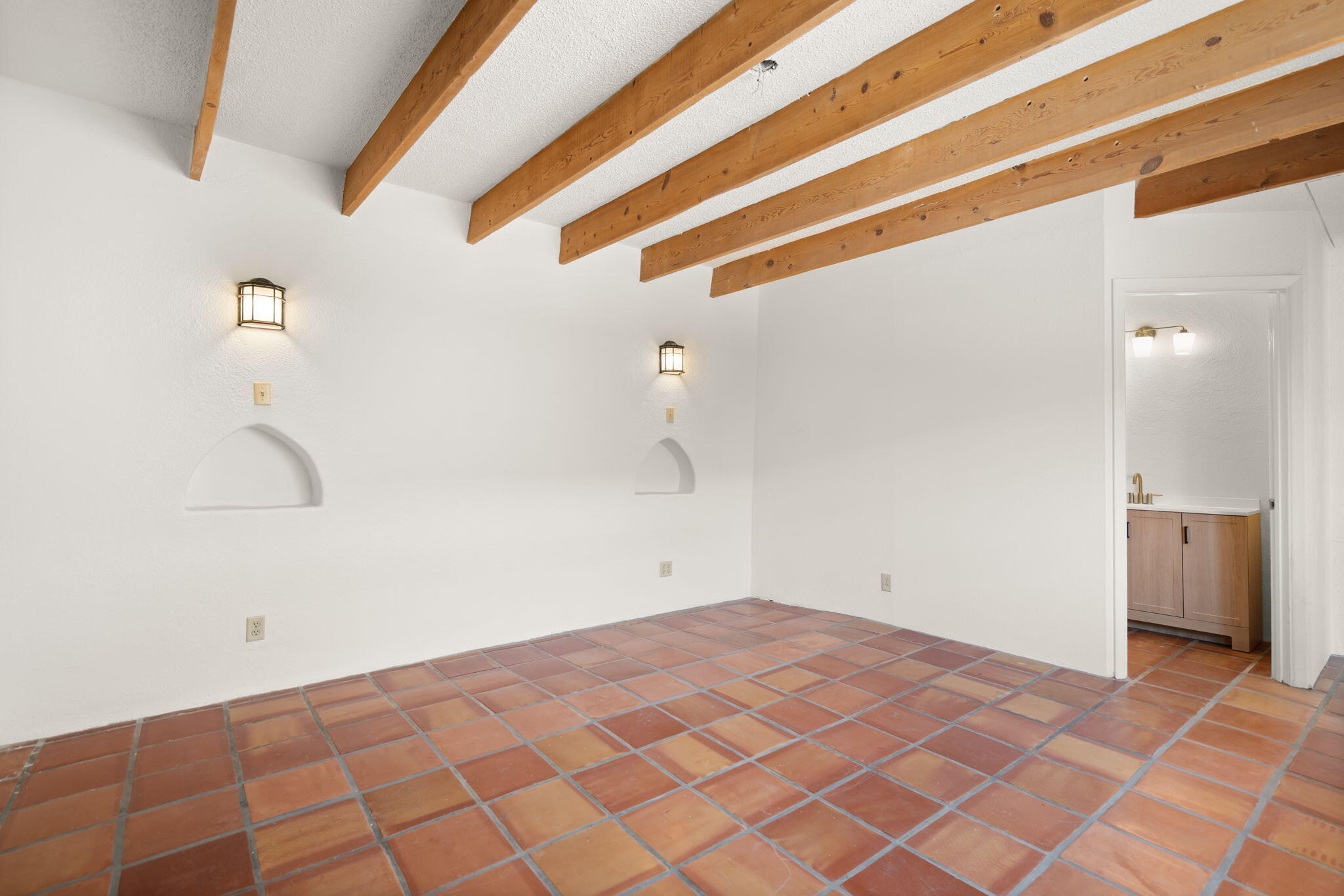 Photo 13 — 314 W Aragon Road