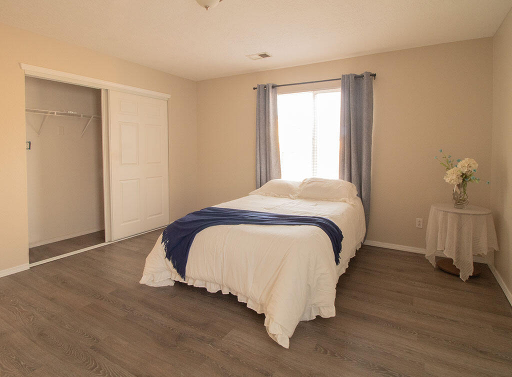 Photo 6 — 476 Desert Bluff Drive SW