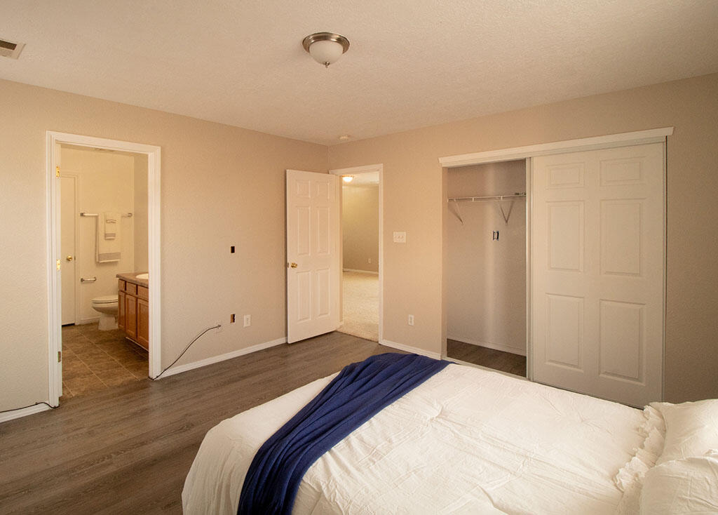 Photo 7 — 476 Desert Bluff Drive SW