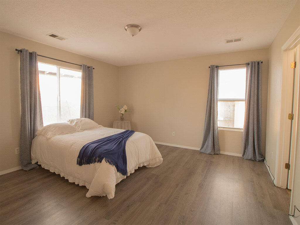 Photo 8 — 476 Desert Bluff Drive SW