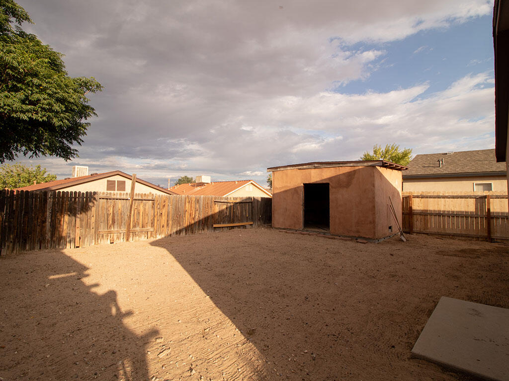 Photo 20 — 476 Desert Bluff Drive SW