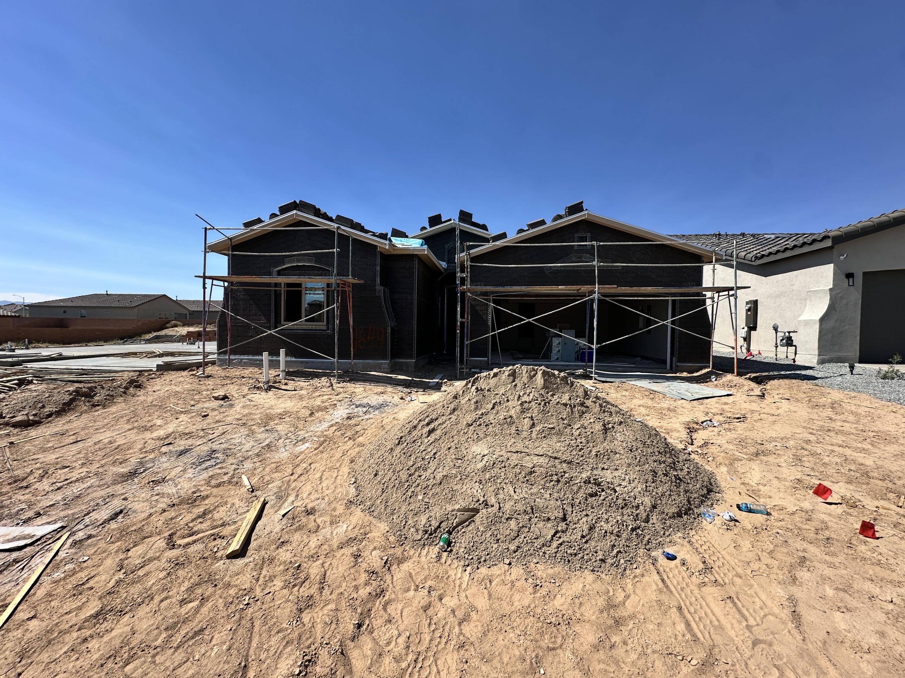 1649 Valle De Colores Street NW, Los Lunas, NM 87031
