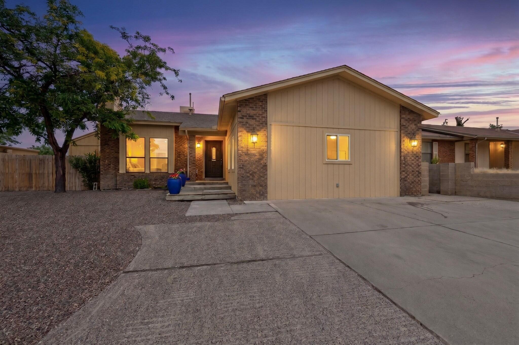 6909 Quarterhorse Lane NW, Albuquerque, NM 87120