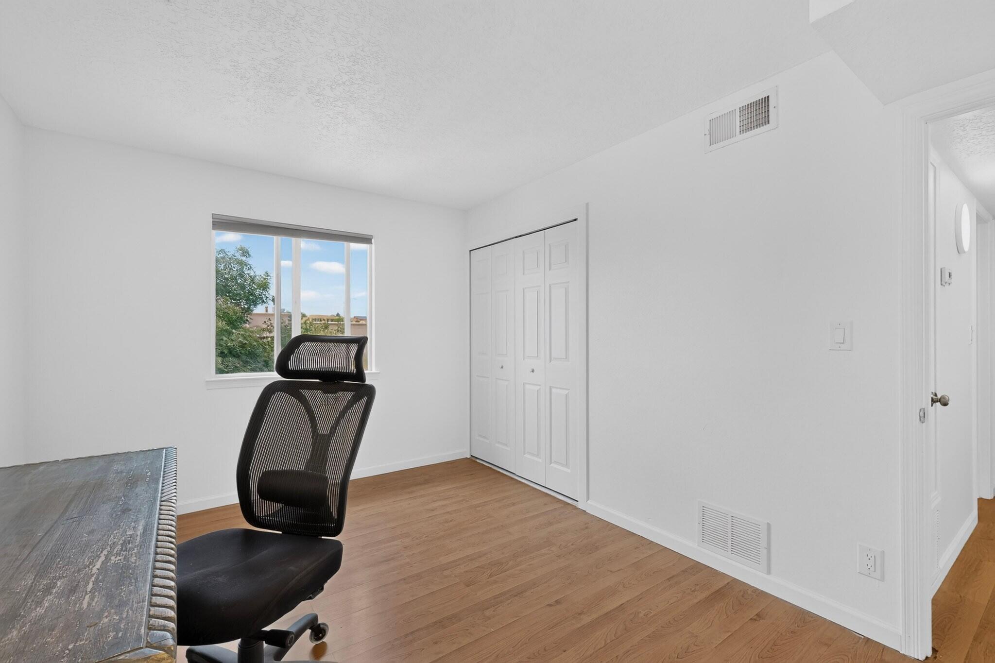 Photo 20 — 6909 Quarterhorse Lane NW
