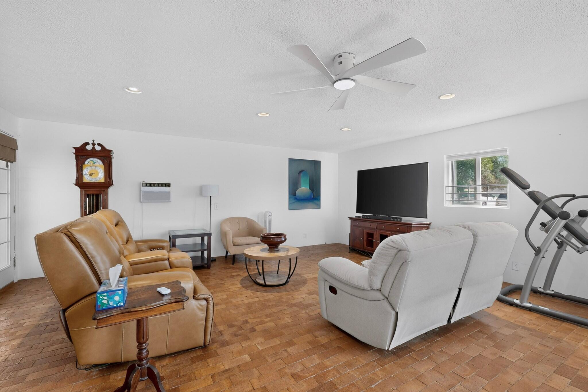 Photo 7 — 6909 Quarterhorse Lane NW