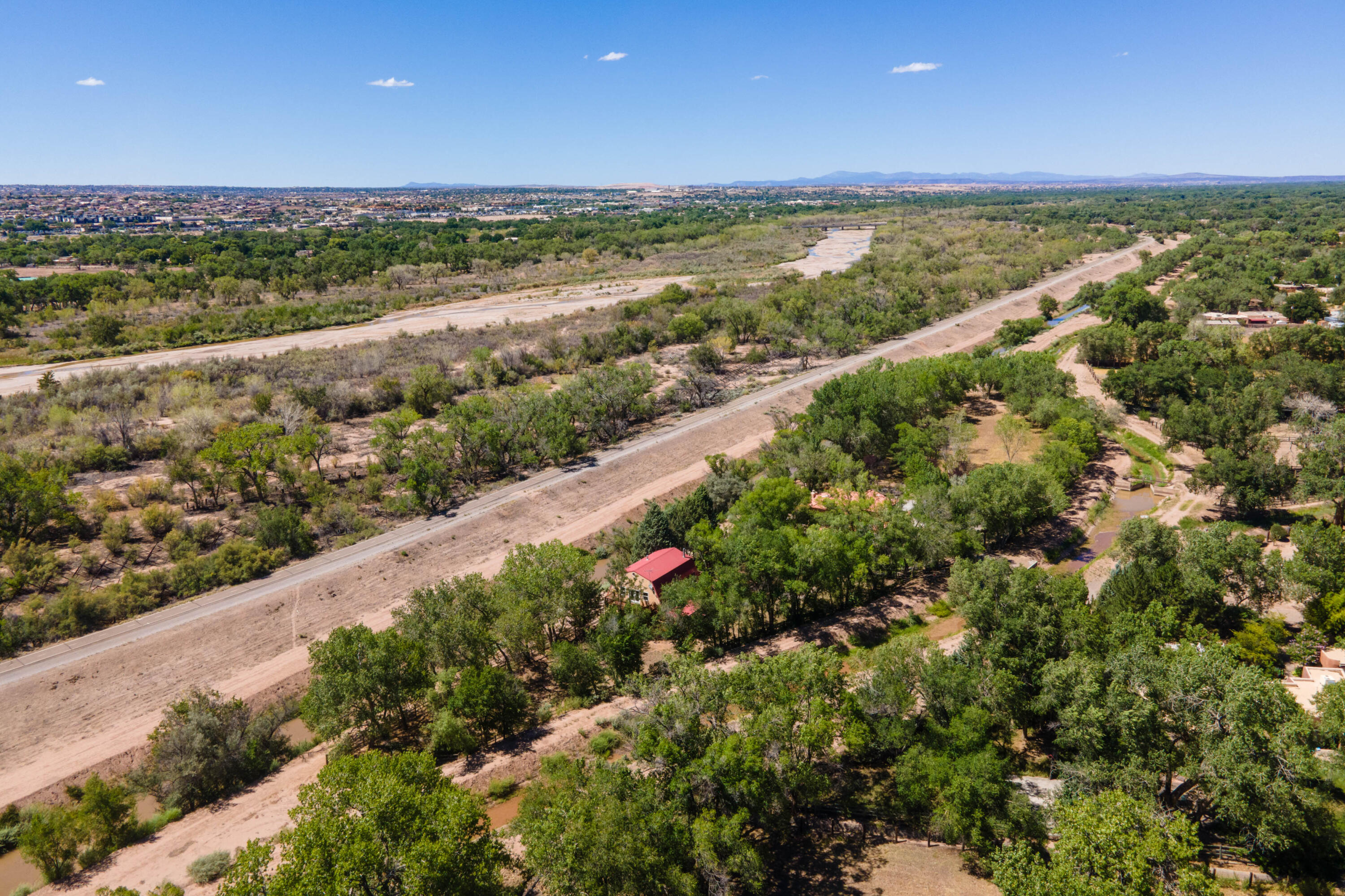 Photo 6 — 7437 Rio Grande Boulevard NW