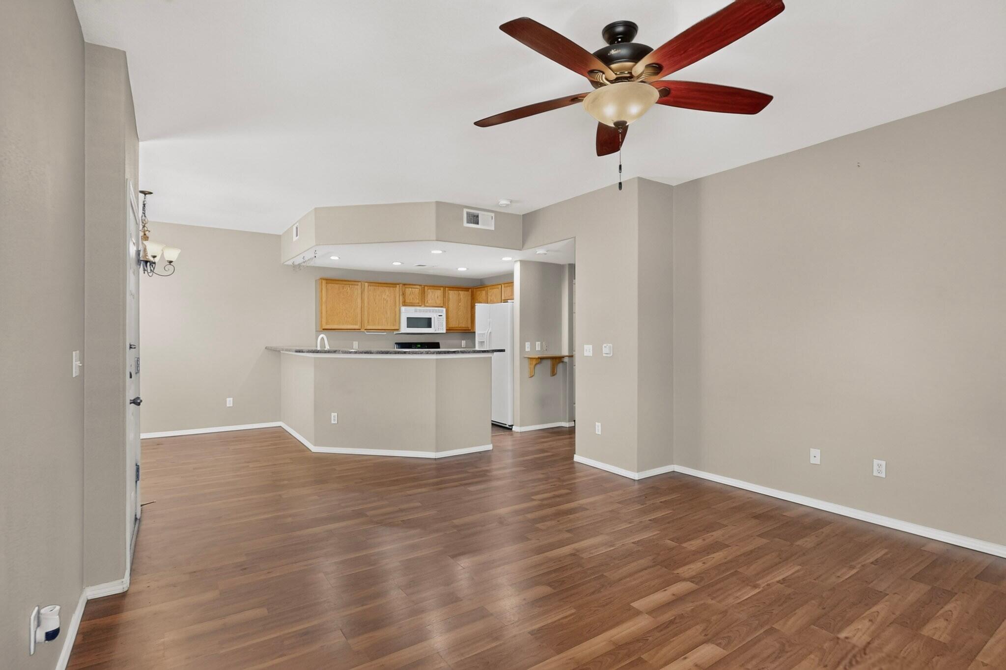 Photo 5 — 6800 Vista Del Norte Drive NE # 21