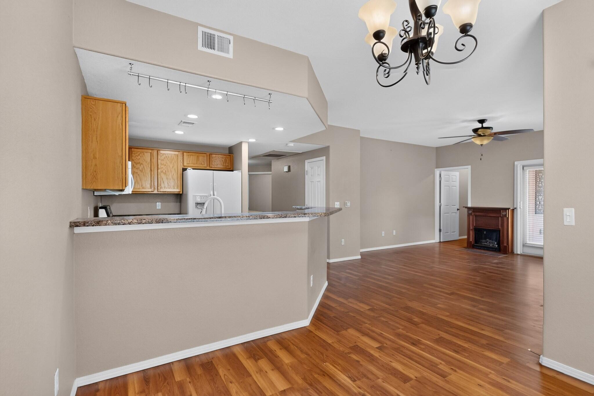 Photo 6 — 6800 Vista Del Norte Drive NE # 21