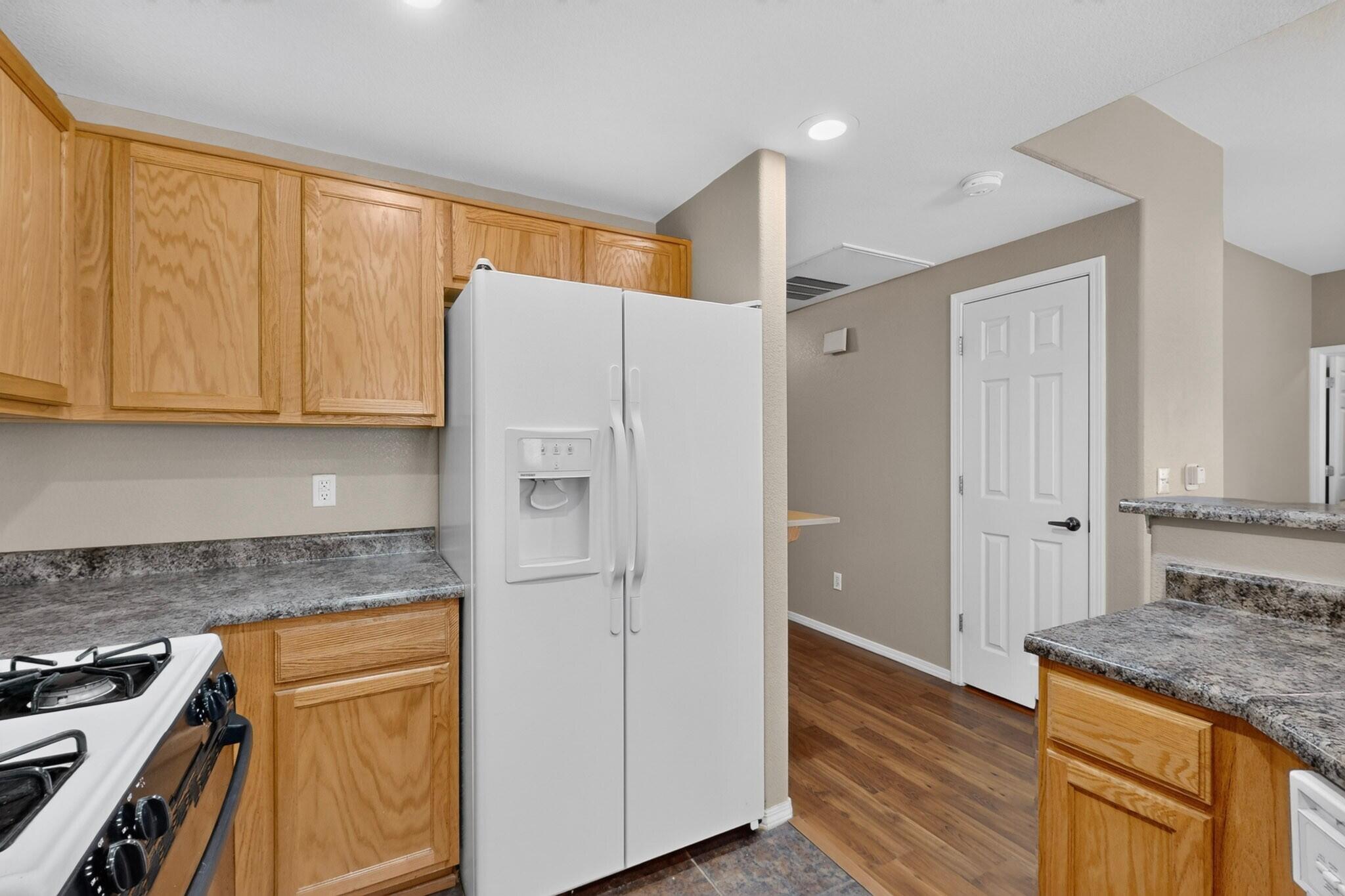 Photo 11 — 6800 Vista Del Norte Drive NE # 21