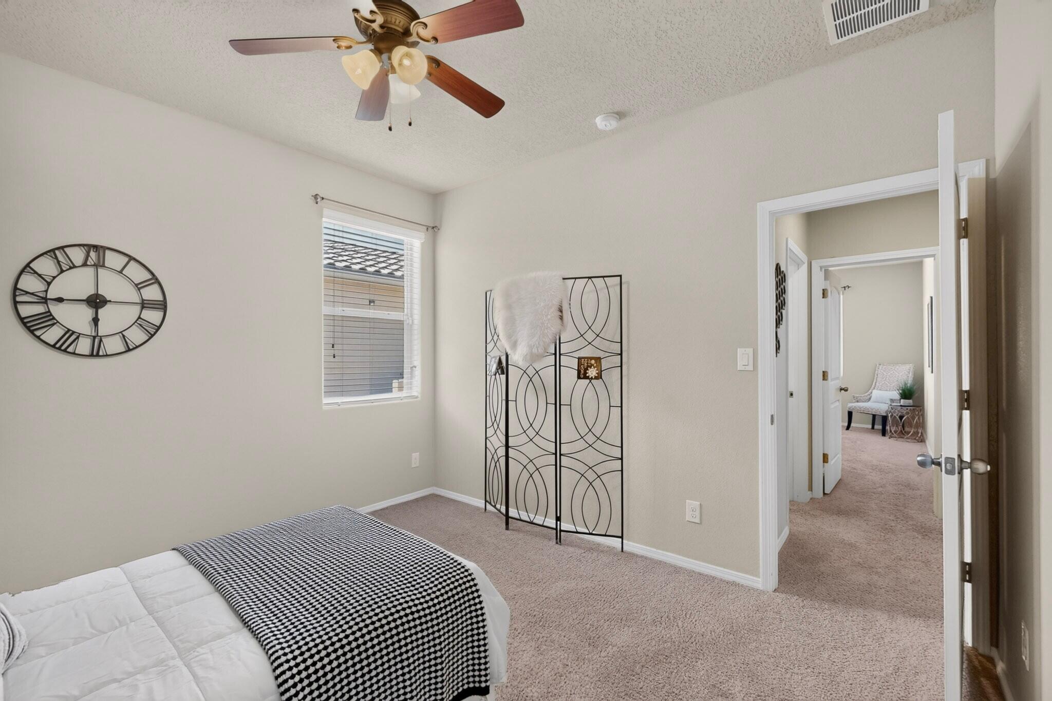 Photo 14 — 6812 Napoleon Road NE