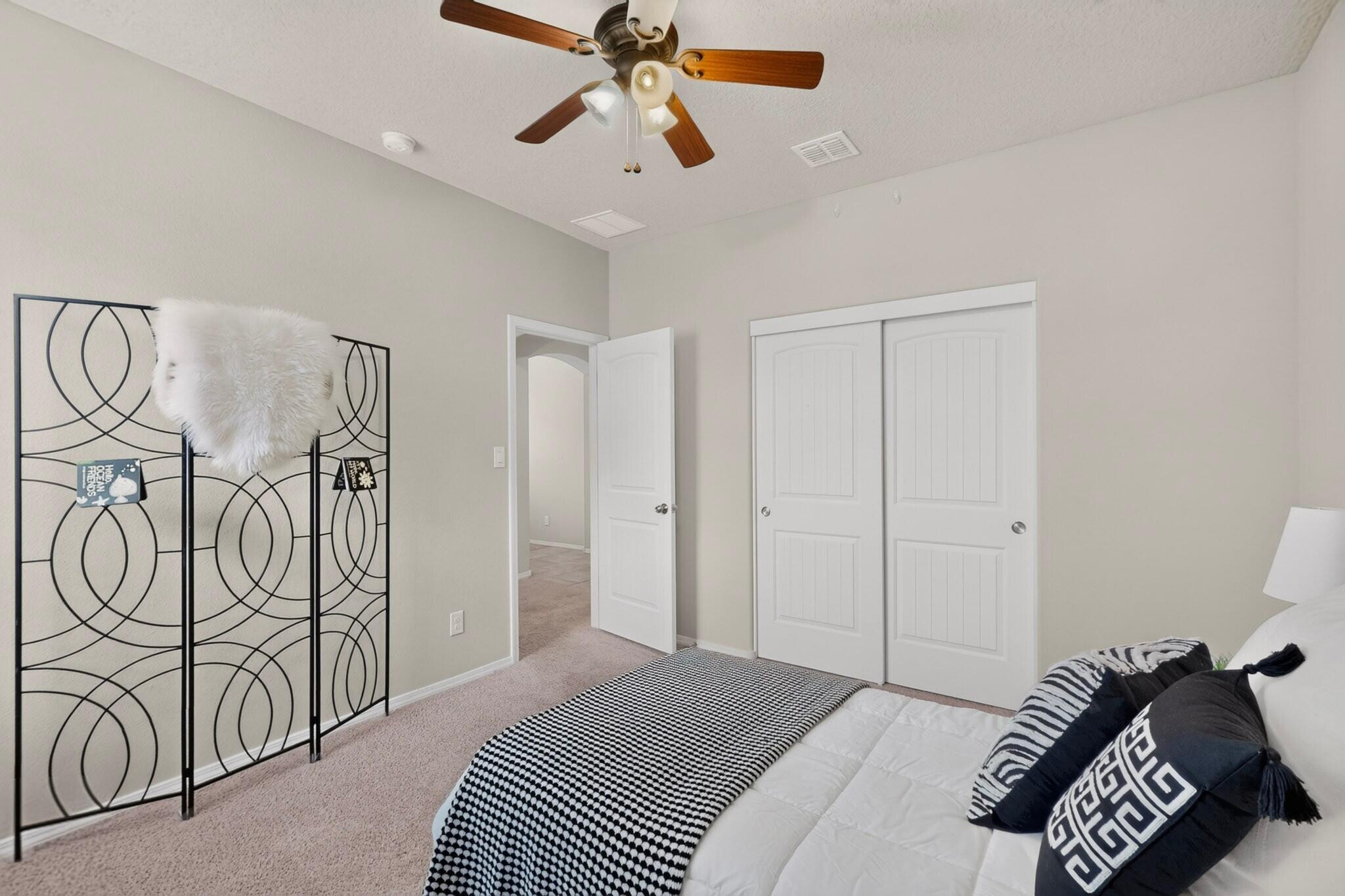 Photo 13 — 6812 Napoleon Road NE