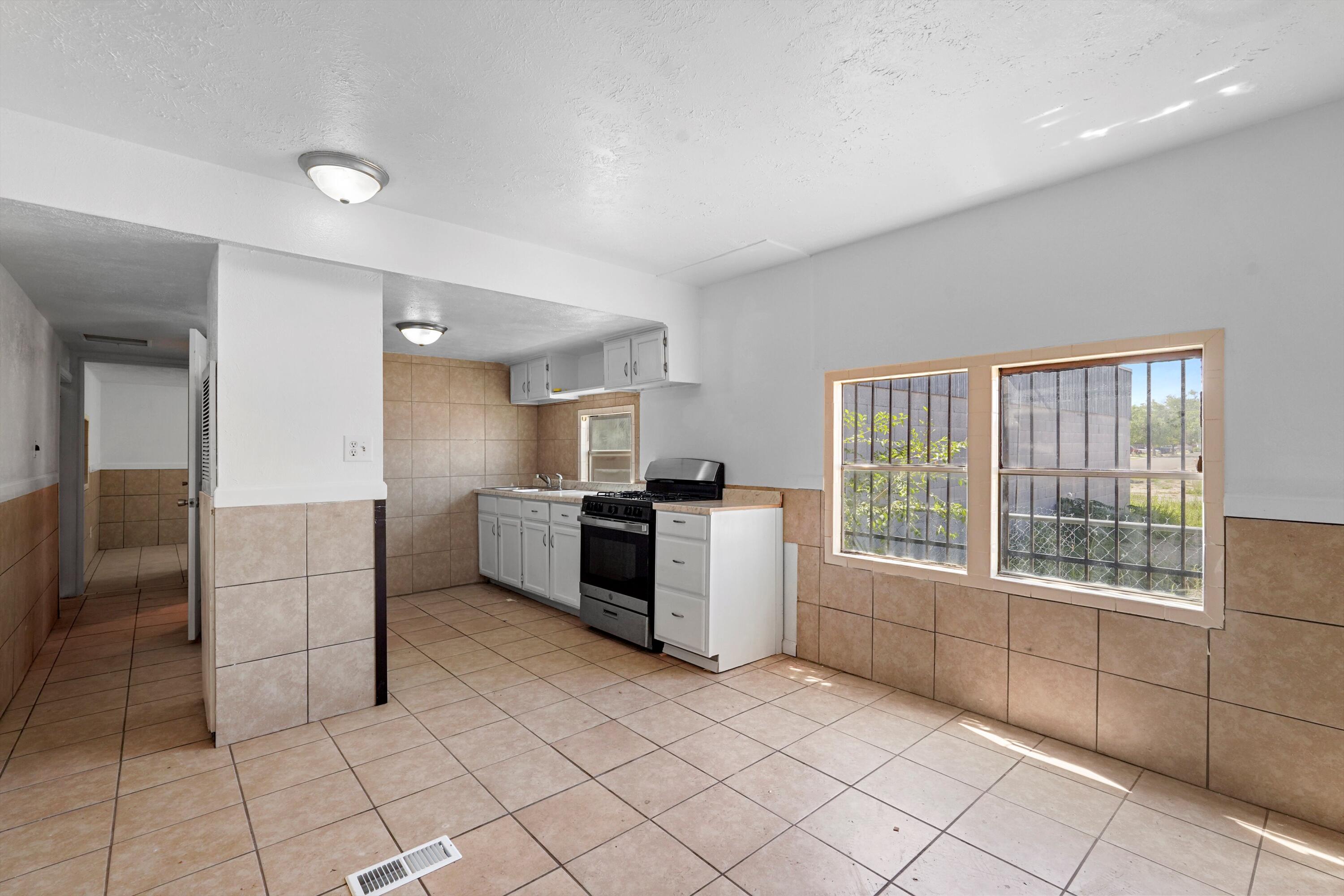 Photo 17 — 5411 4th Street NW