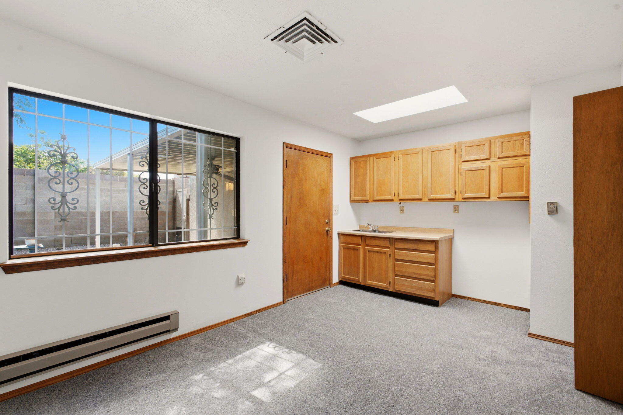 Photo 14 — 6021 Downey Street NE