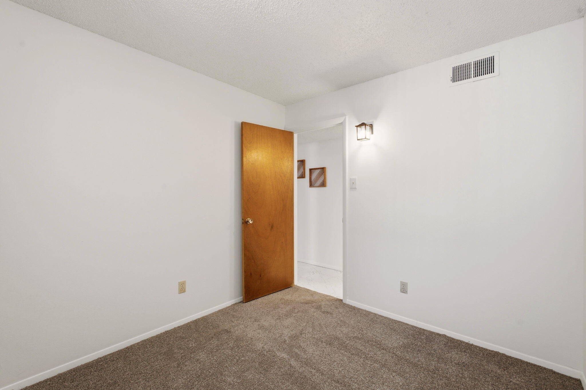 Photo 6 — 6021 Downey Street NE