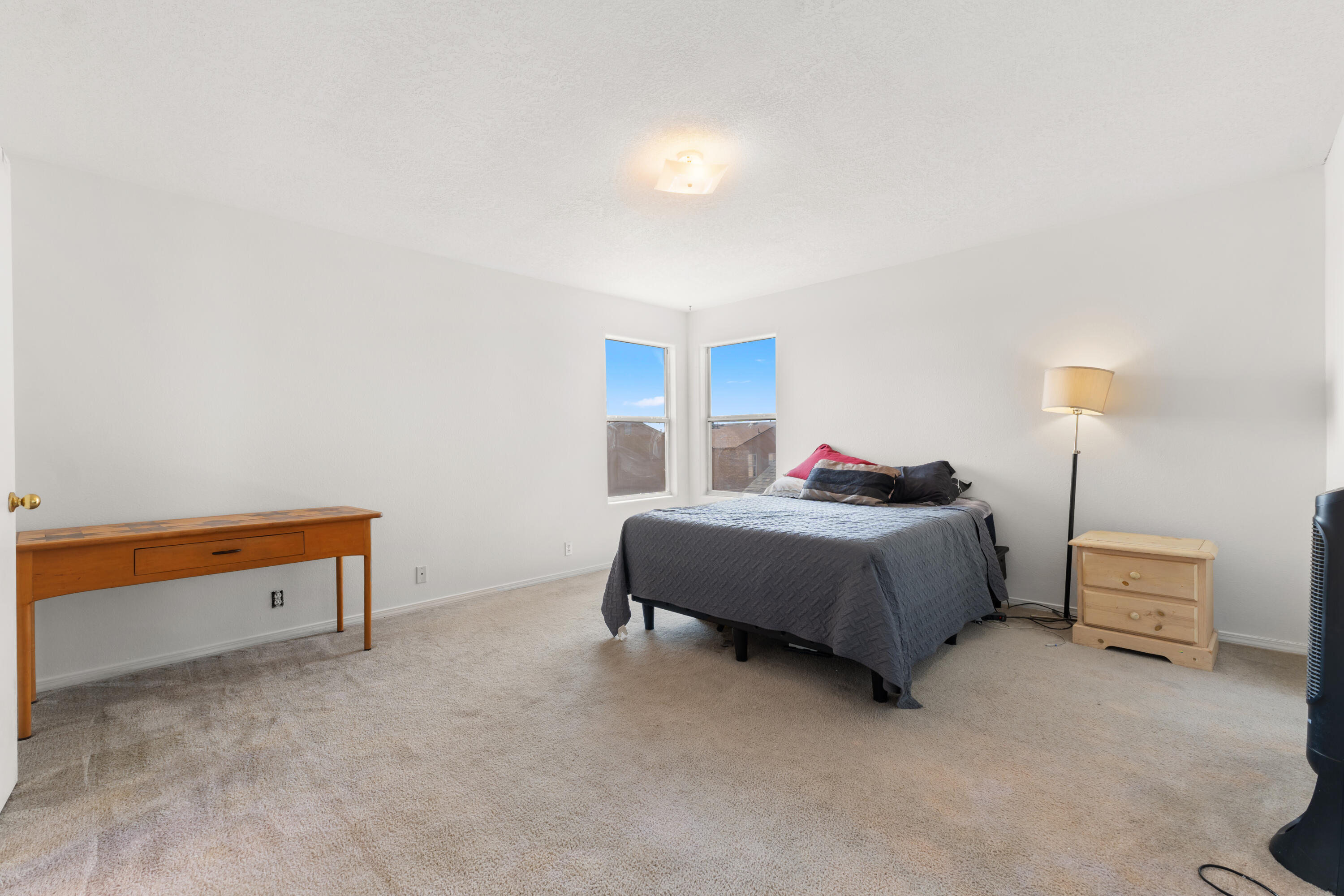 Photo 12 — 616 Lone Pine Drive SW