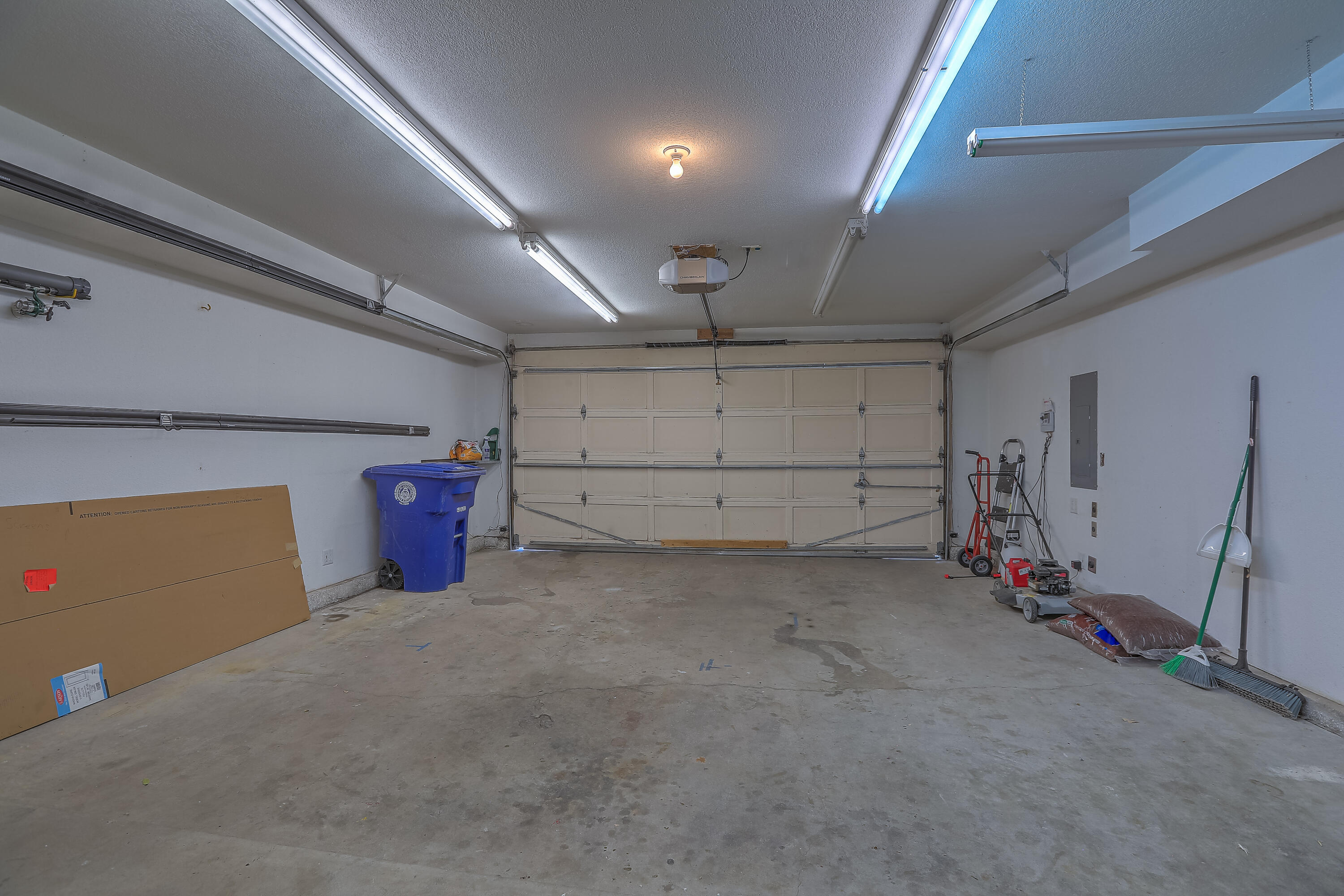 Photo 12 — 7301 Freedom Court NE