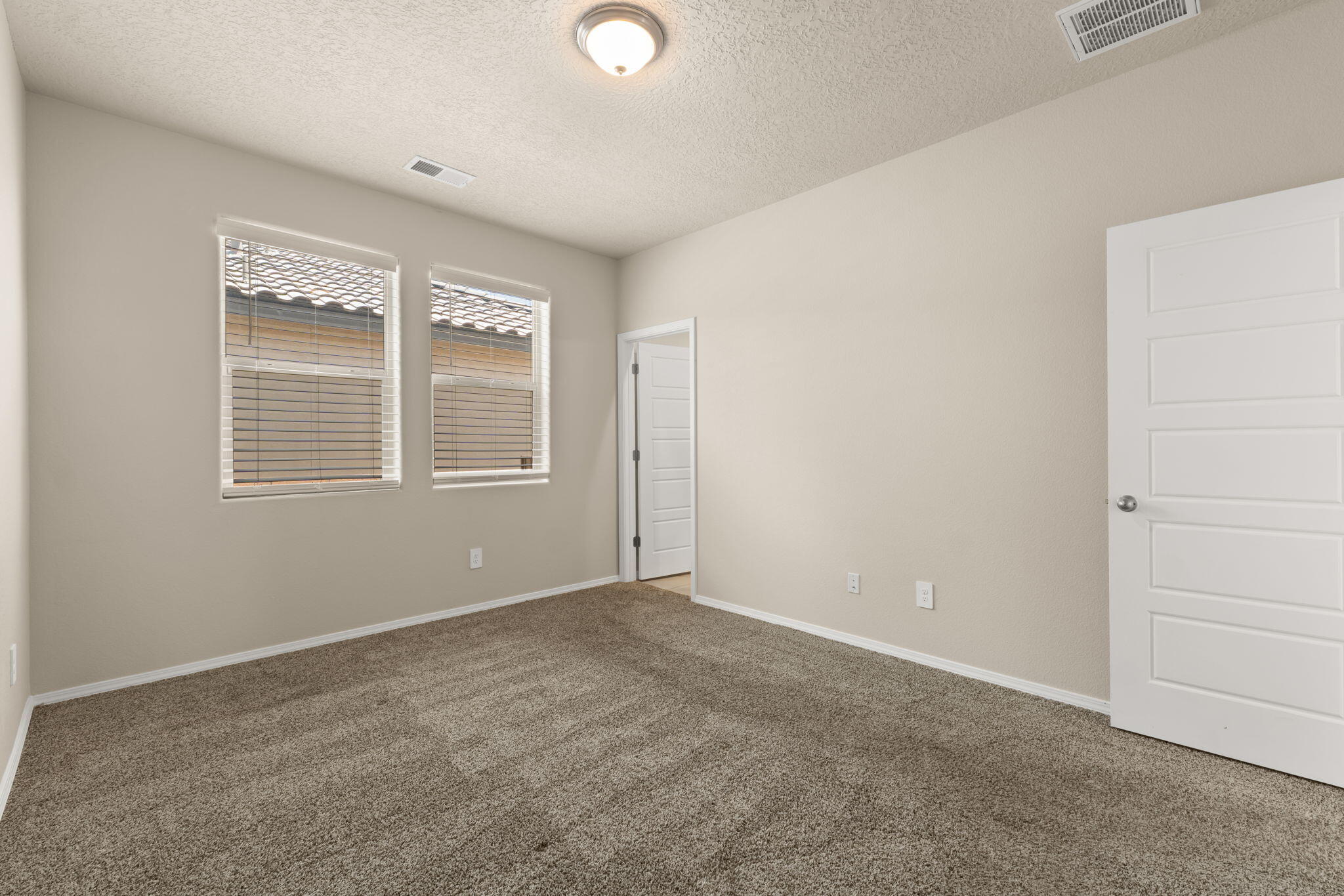Photo 15 — 614 Turmalina Drive SE