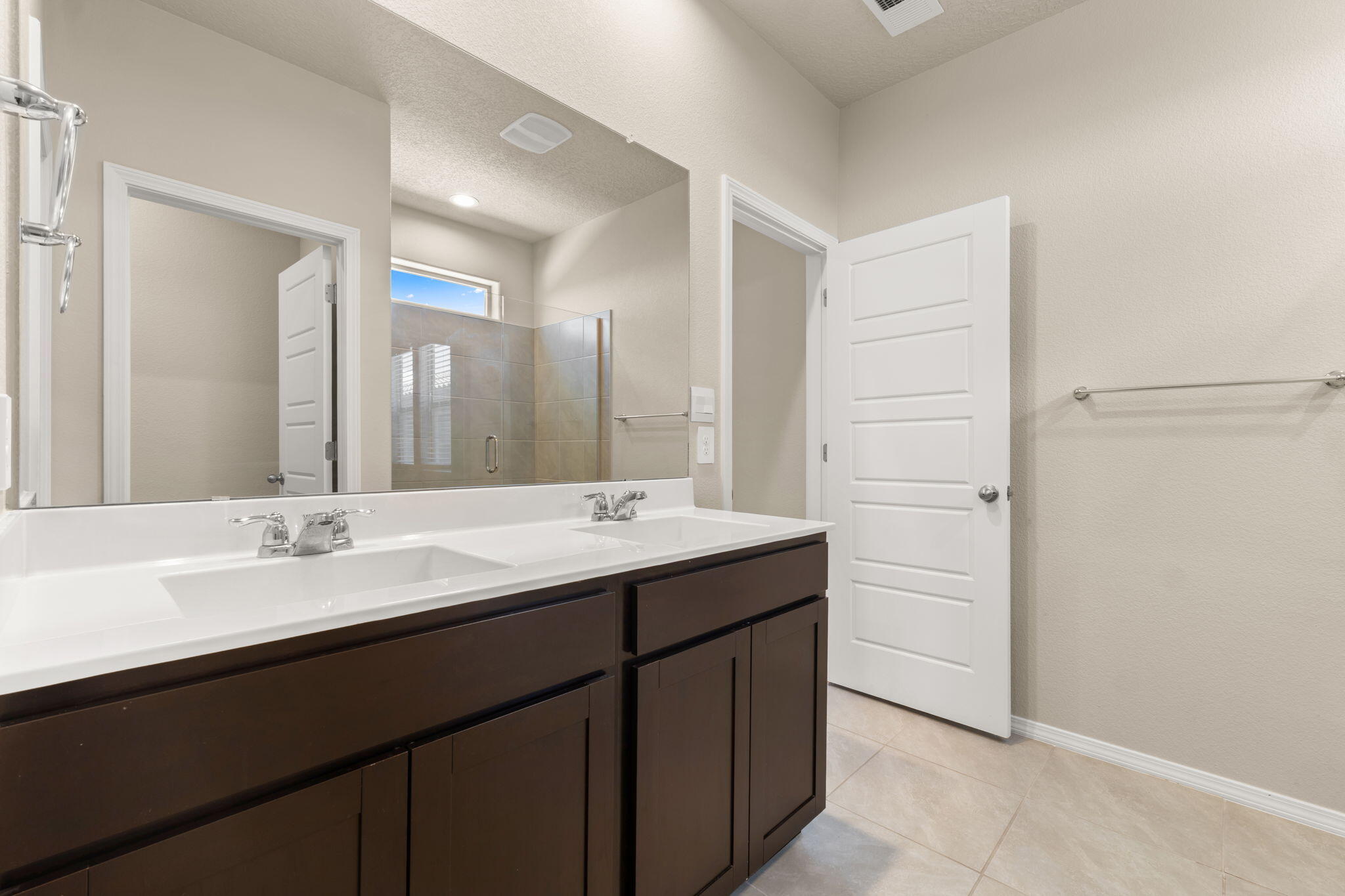 Photo 13 — 614 Turmalina Drive SE