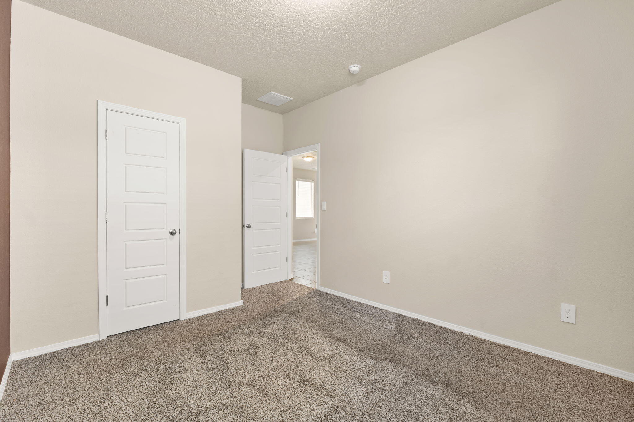 Photo 10 — 614 Turmalina Drive SE
