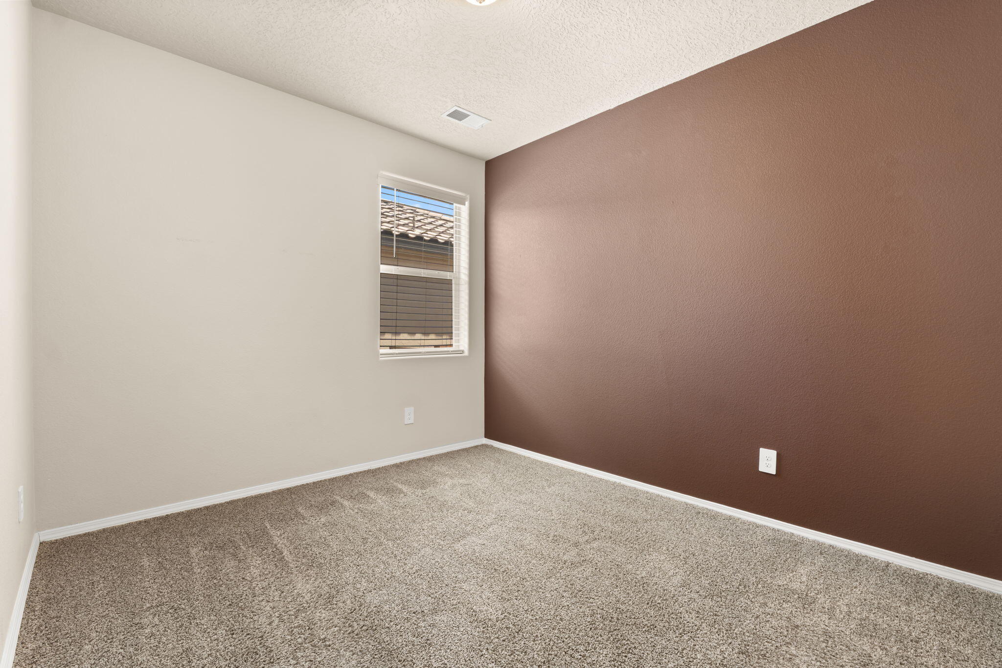 Photo 9 — 614 Turmalina Drive SE